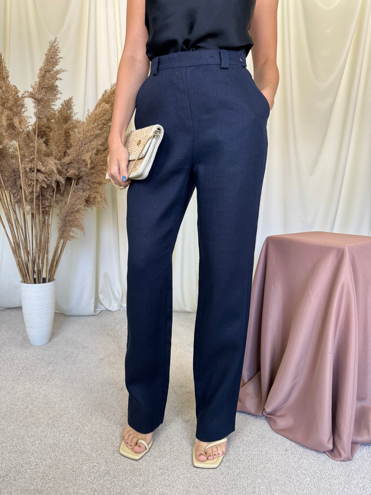 Pantalon vintage Brigitte din 100% in cu talie super înaltă, in structurat extrem de calitativ( mărimea M)