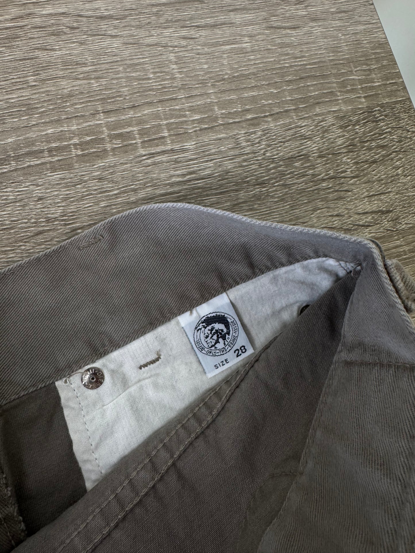 Blugi vintage Diesel din bumbac cu talie înaltă 
(Mărimea S/M)