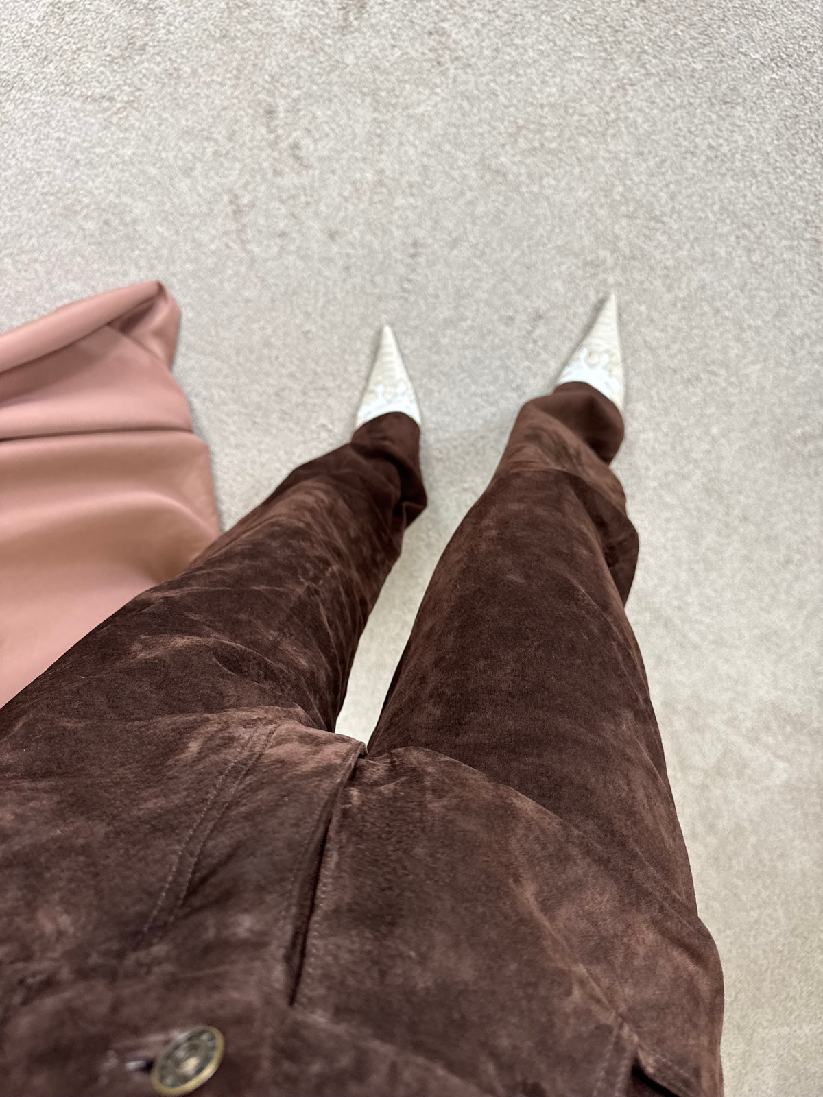 Pantalon vintage din 100% piele naturală întoarsă cu talie înaltă ( mărimea M/L)
