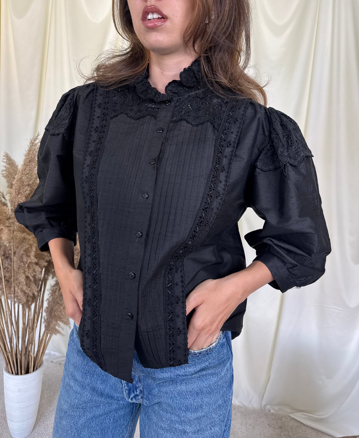 Cămașă vintage din mătase naturală cu broderie (Mărimea L)