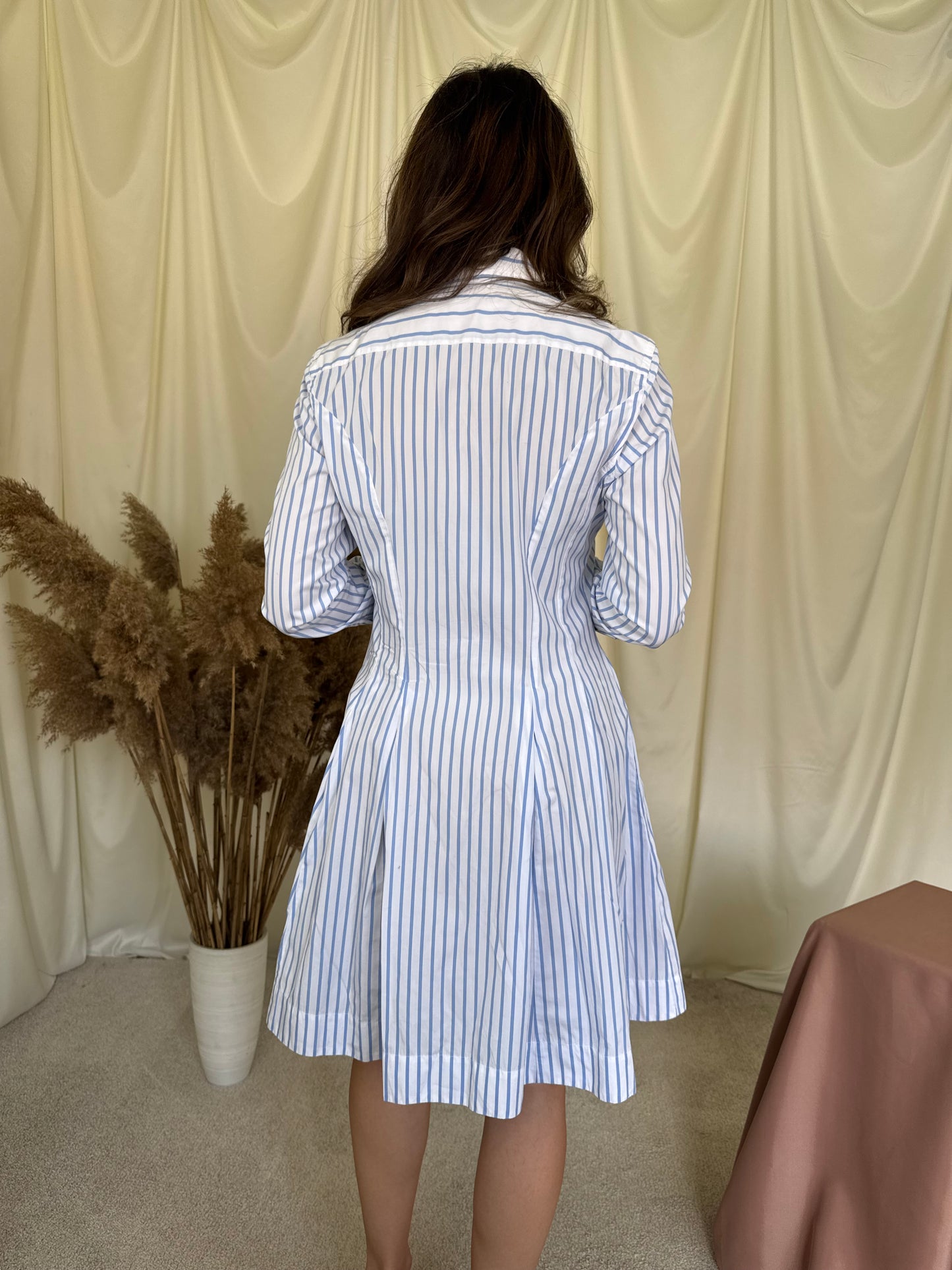 Rochie POLO Ralph Lauren din 100% bumbac cu talie marcata și inscripție brodată pe mânecă 
(Mărimea S/ s-m)