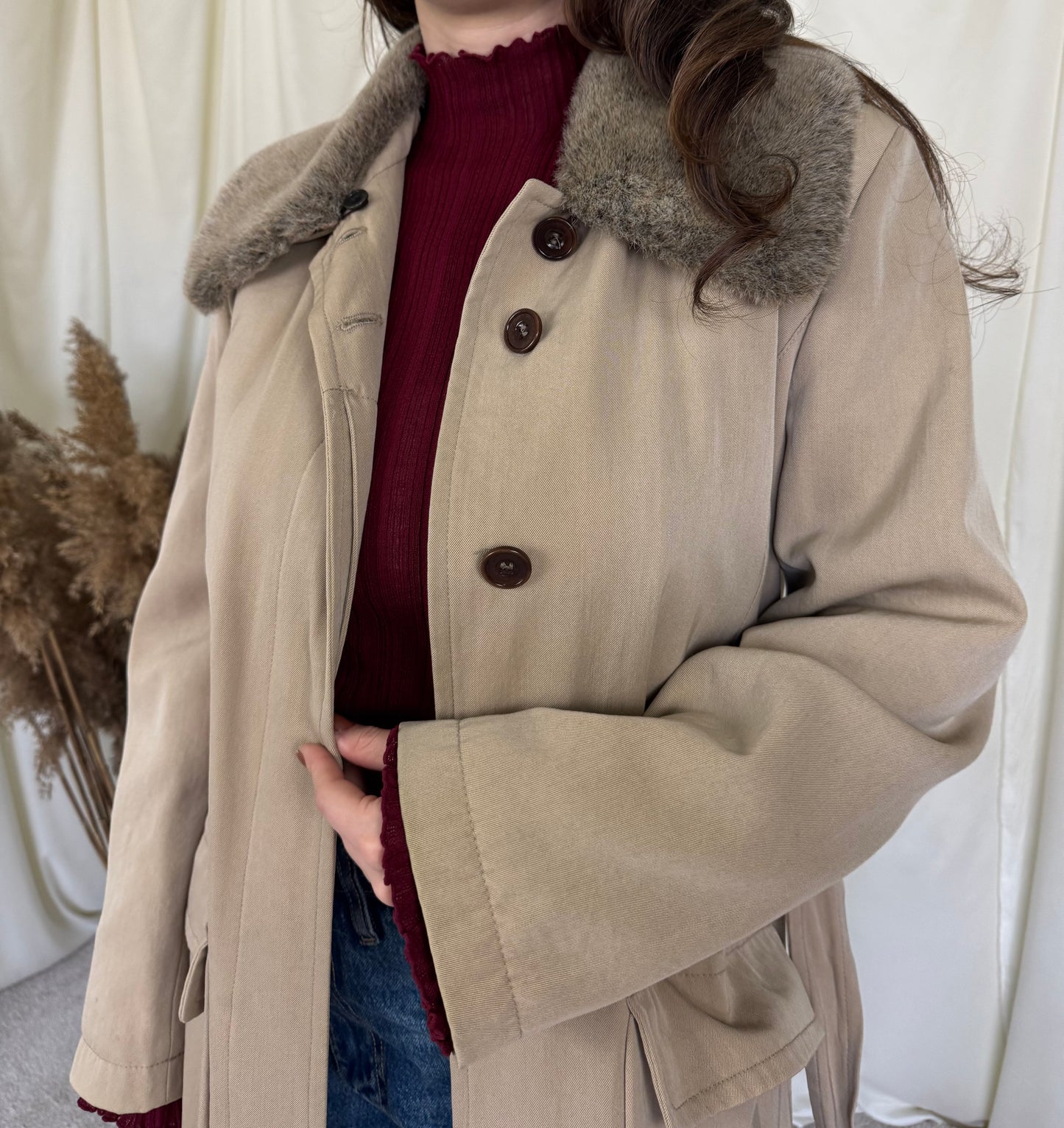 Jacheta Montedoro cu guler detașabil și cordon în talie pentru ajustare, produs căptușit 
Mărimea M,