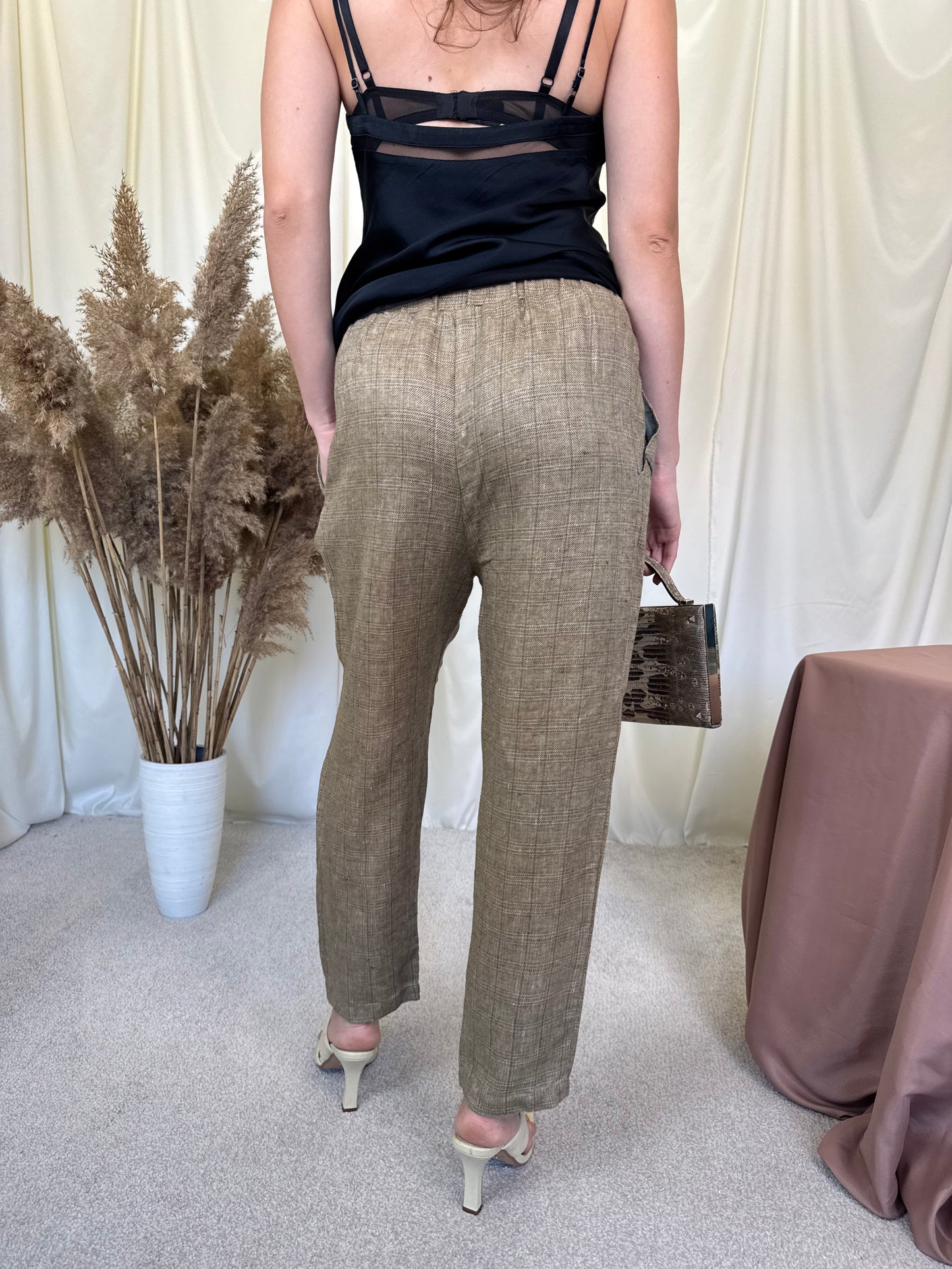 Pantalon din 100% in cu talie elastică 
(Mărimea S/M)