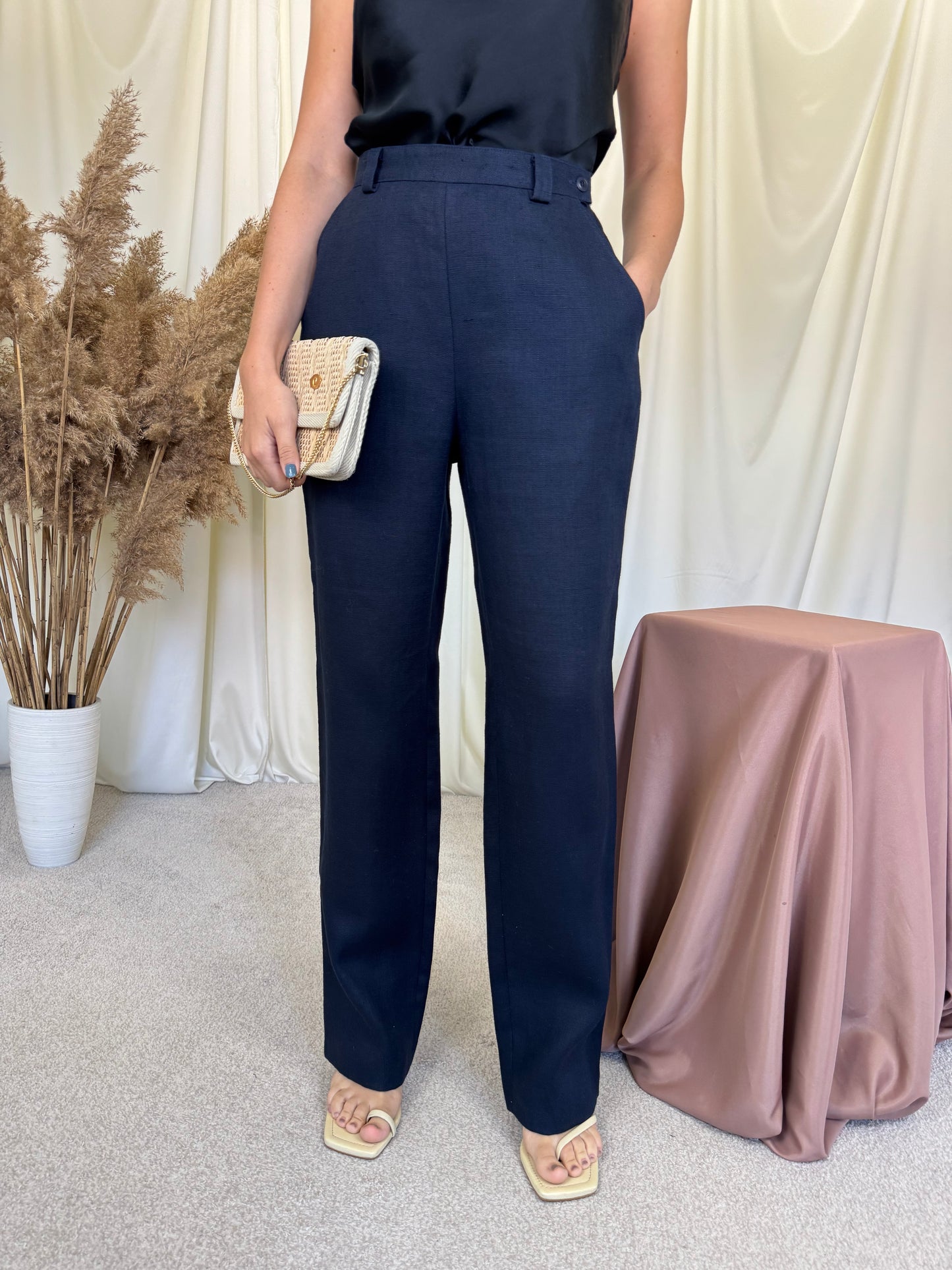 Pantalon vintage Brigitte din 100% in cu talie super înaltă, in structurat extrem de calitativ( mărimea M)