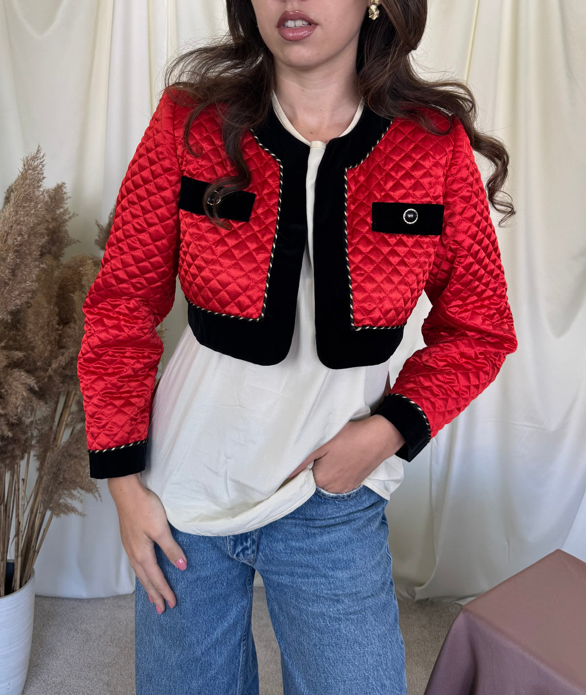 Jacheta vintage matlasata cu detalii din catifea neagră, model crop ( mărimea S)
