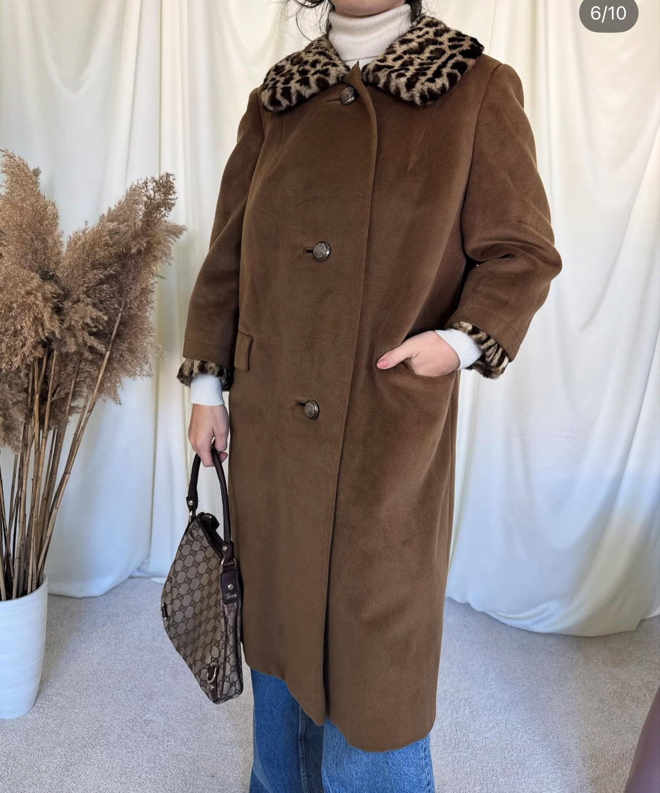 Piesa vintage de lux din lână și blana naturală