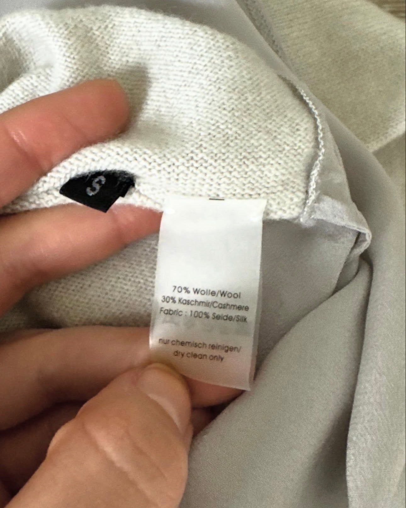 Pulover din lana cașmir și mătase ( mărimea S)