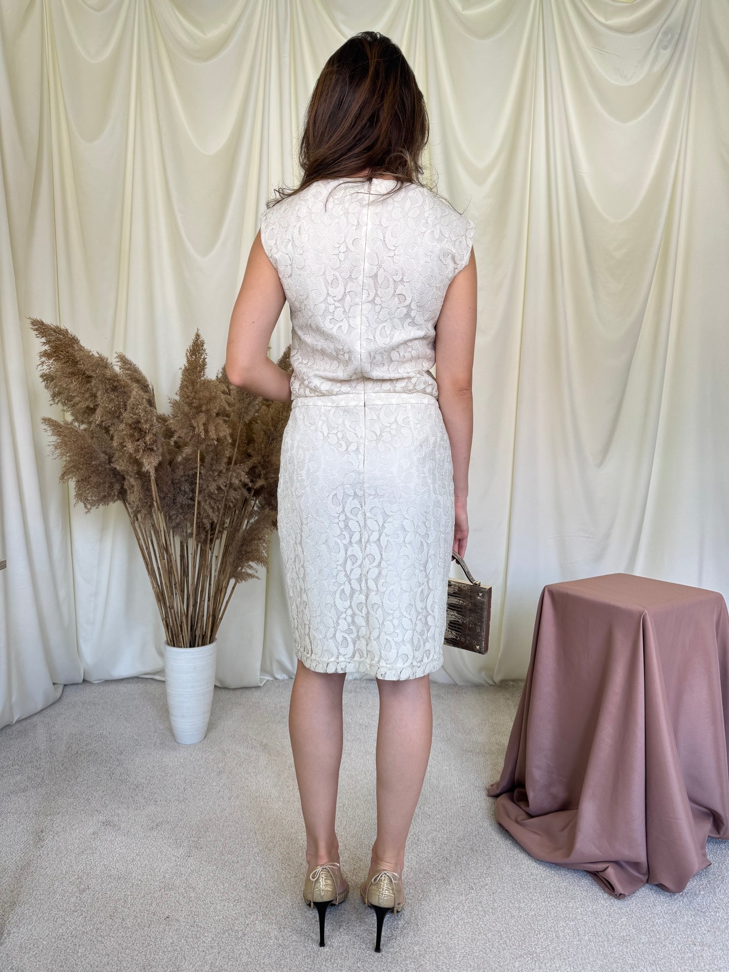 Rochie crem Hugo Boss din dantelă cu talie marcata ( mărimea S)