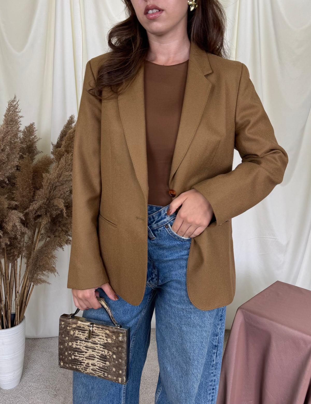 Sacou vintage superb din stofă de 100% lână calitativă ( mărimea S/M)