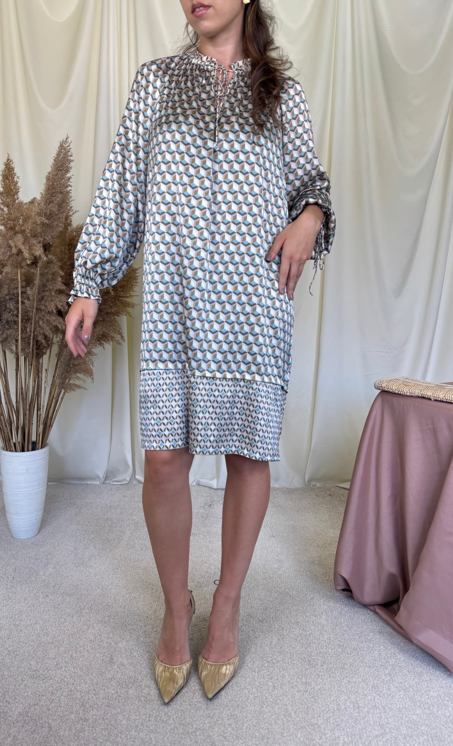 Rochie cu print din 100% mătase naturală, croi A- lejer 
(Mărimea xs- s/m)