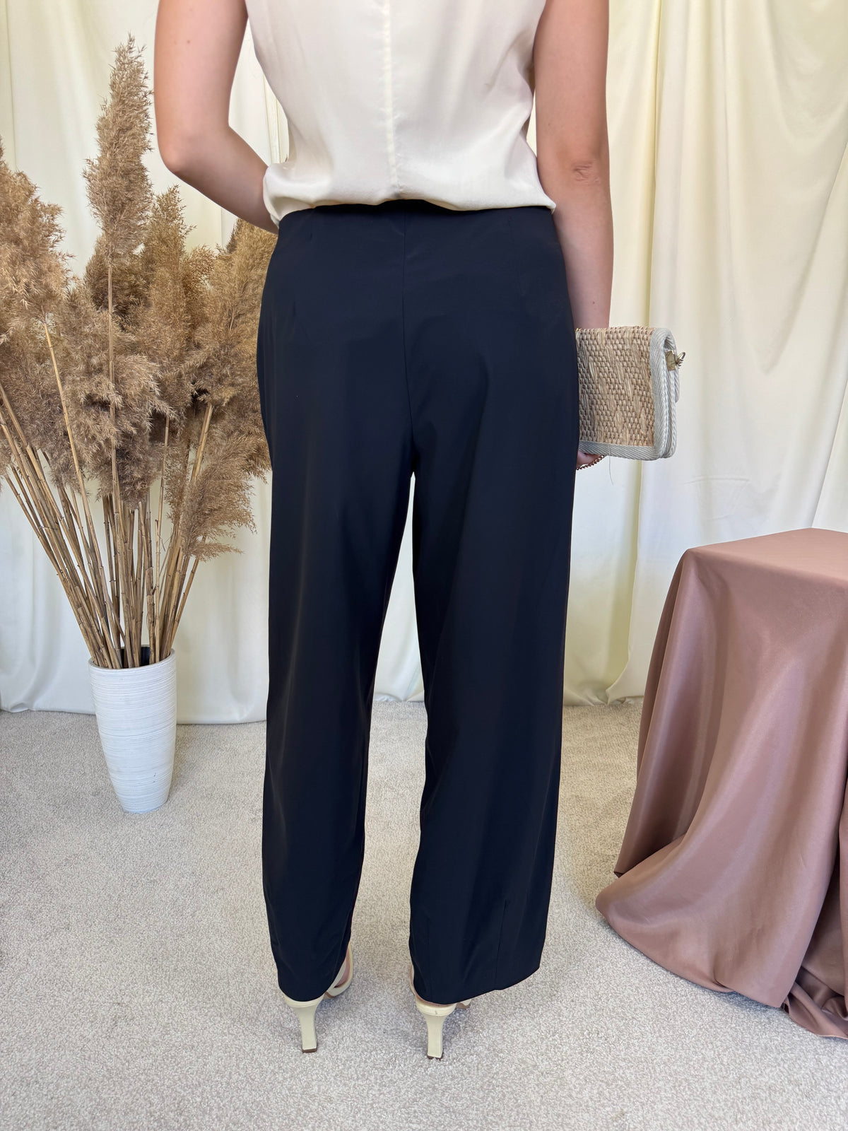 Pantalon Rafaello Rossi negru cu talie elastică ( mărimea M/L)