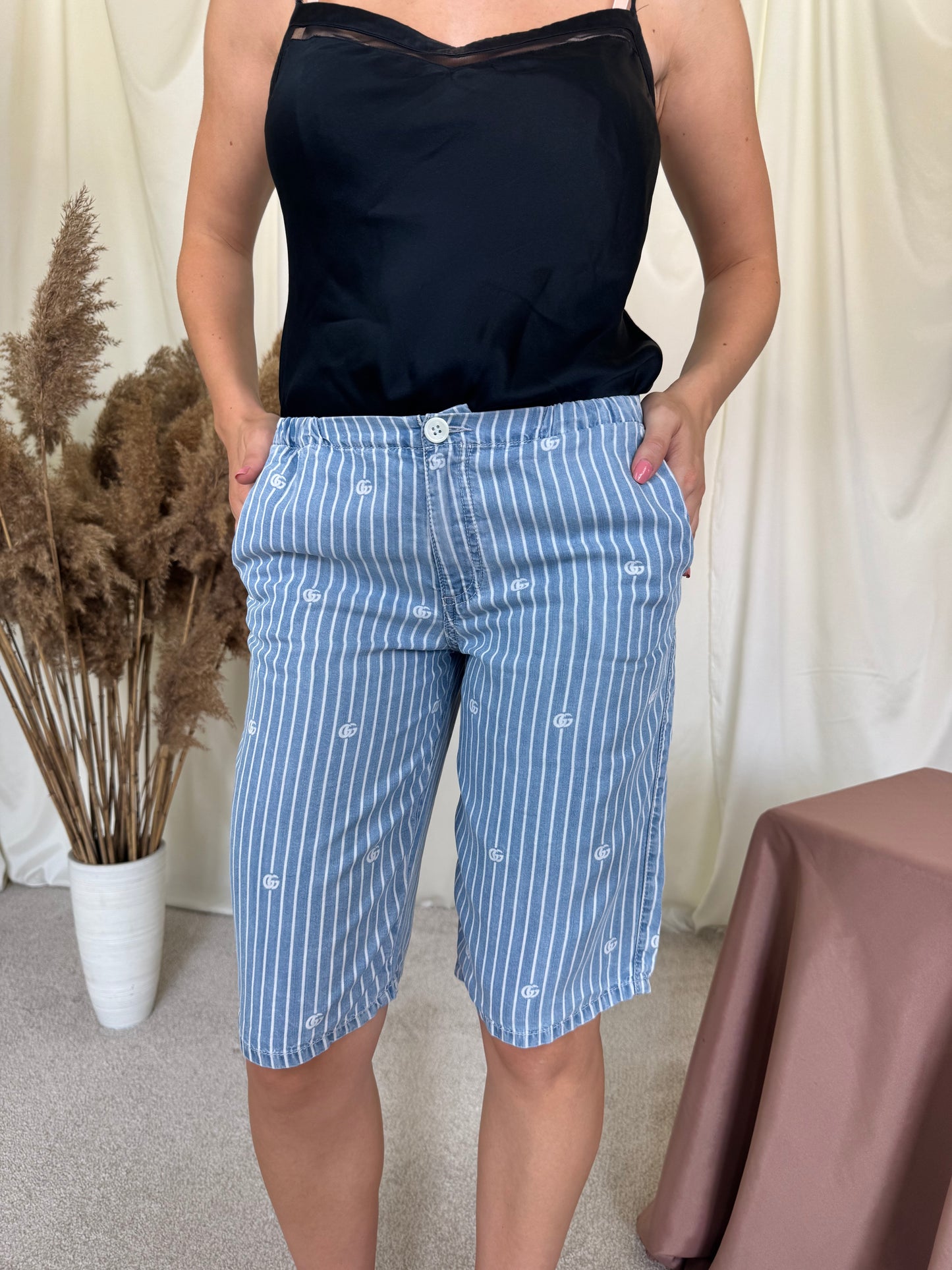 Pantaloni GUCCI din denim subțire de bumbac cu print ( mărimea XS)
