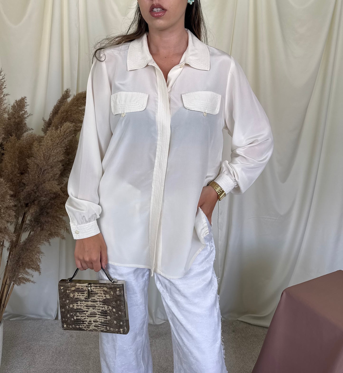 Cămașă vintage din 100% mătase naturală 
(Mărimea M/L)