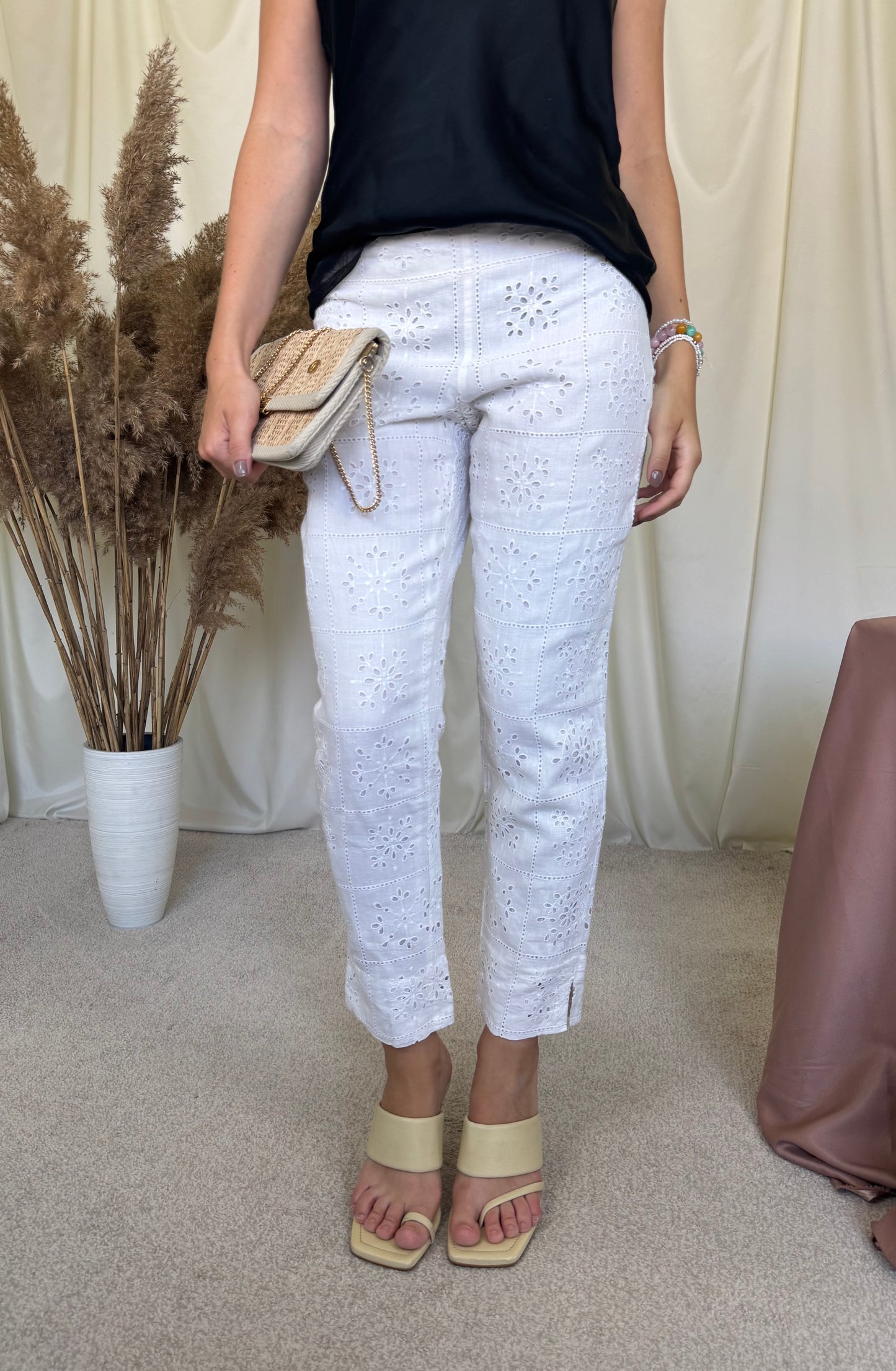 Pantaloni Ralph Lauren din 100% in cu talie medie și broderie superbă ( mărimea XS)