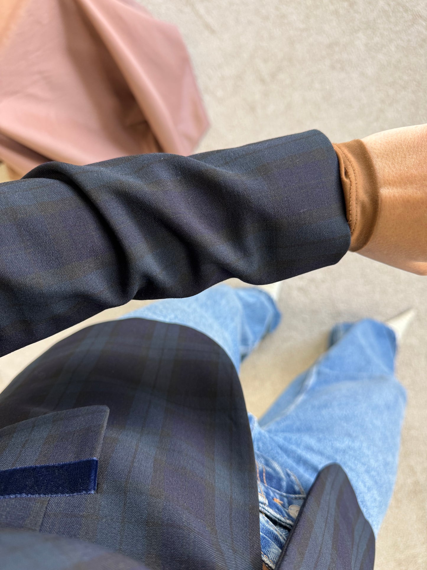 Sacou cambrat Rich & Royal cu detalii din catifea 
(Mărimea 34/XS)