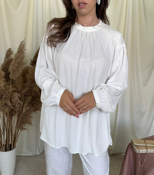 Cămașă nouă GERRY WEBER din 100% vascoza cu detalii superbe din dantelă ( mărimea L/XL)