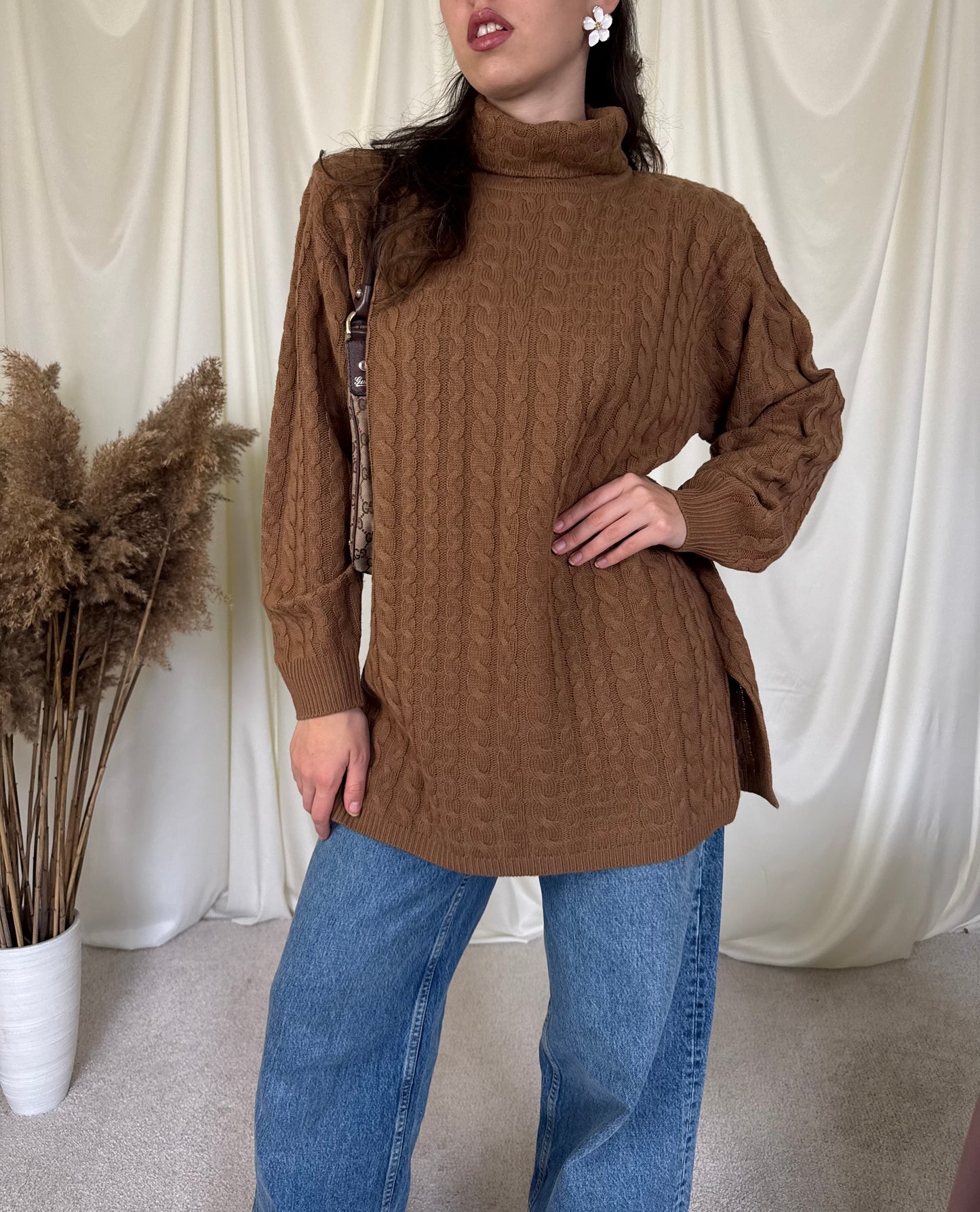 Pulover vintage din lână merino cu umerii marcați( mărimea M)