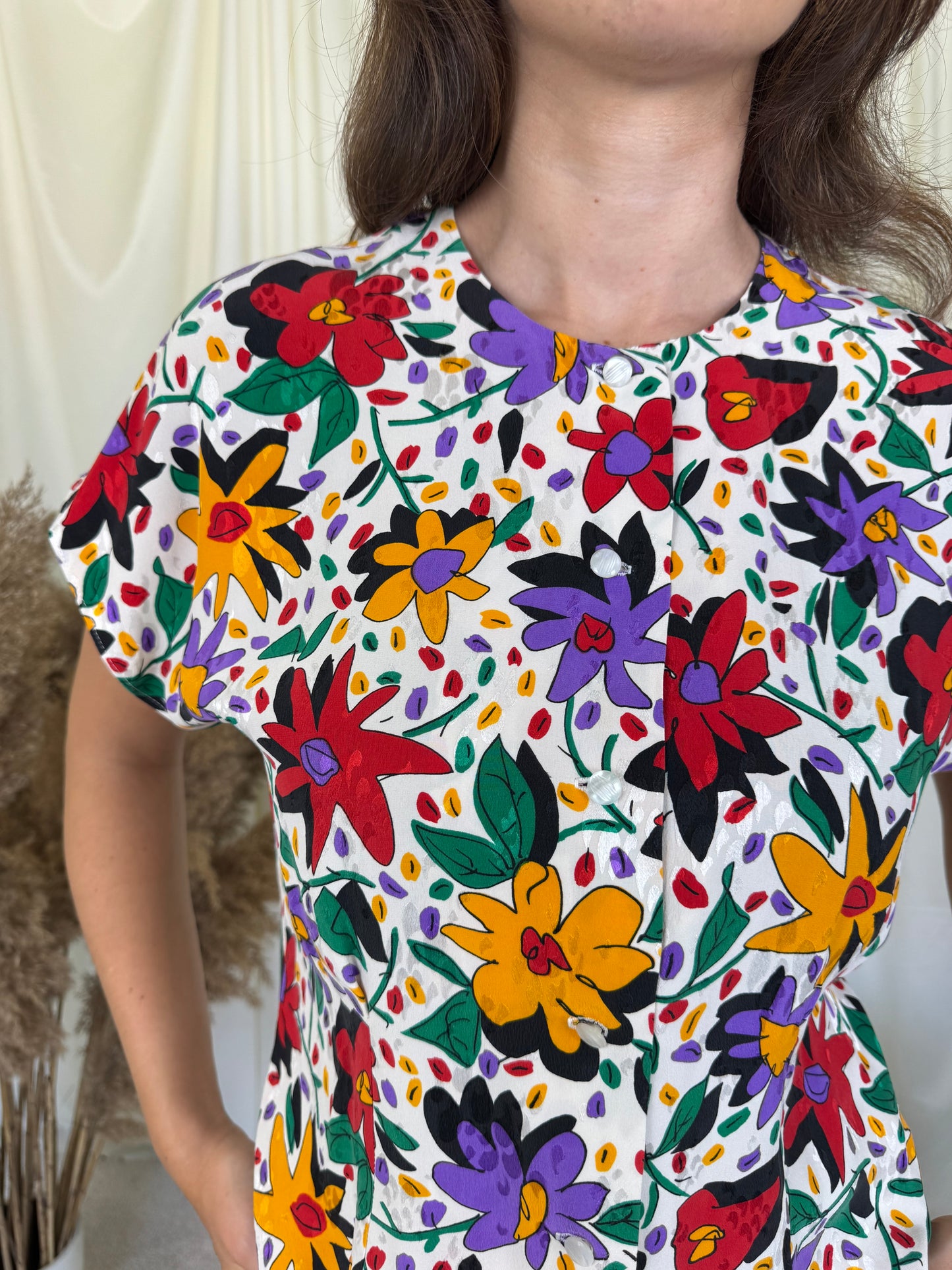 Cămașă vintage din 100% mătase naturală cu print floral 
(Mărimea M)