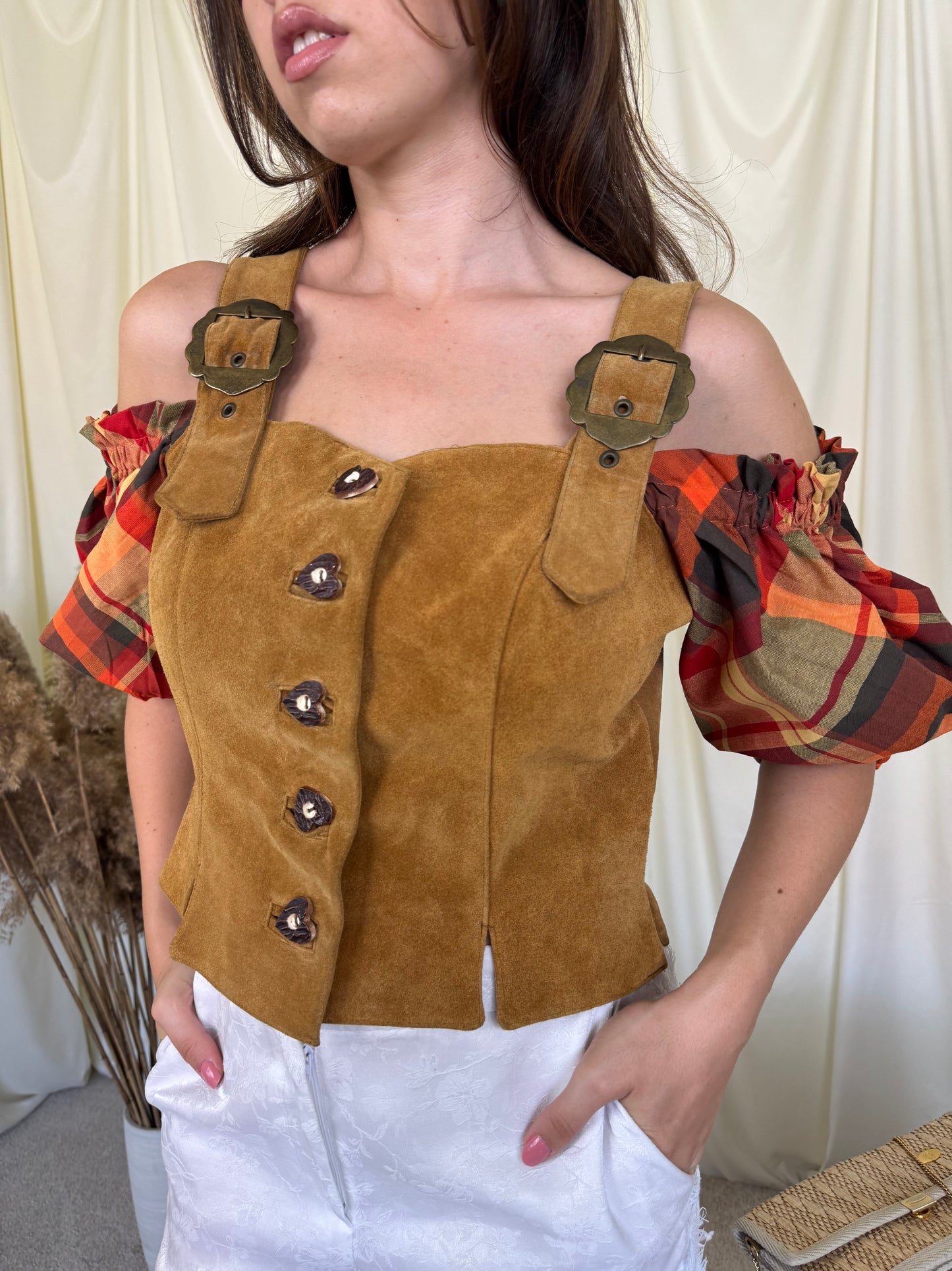 Top vintage din piele naturala întoarsă și mâneci din bumbac cu print, accesorii metalice ( mărimea M)