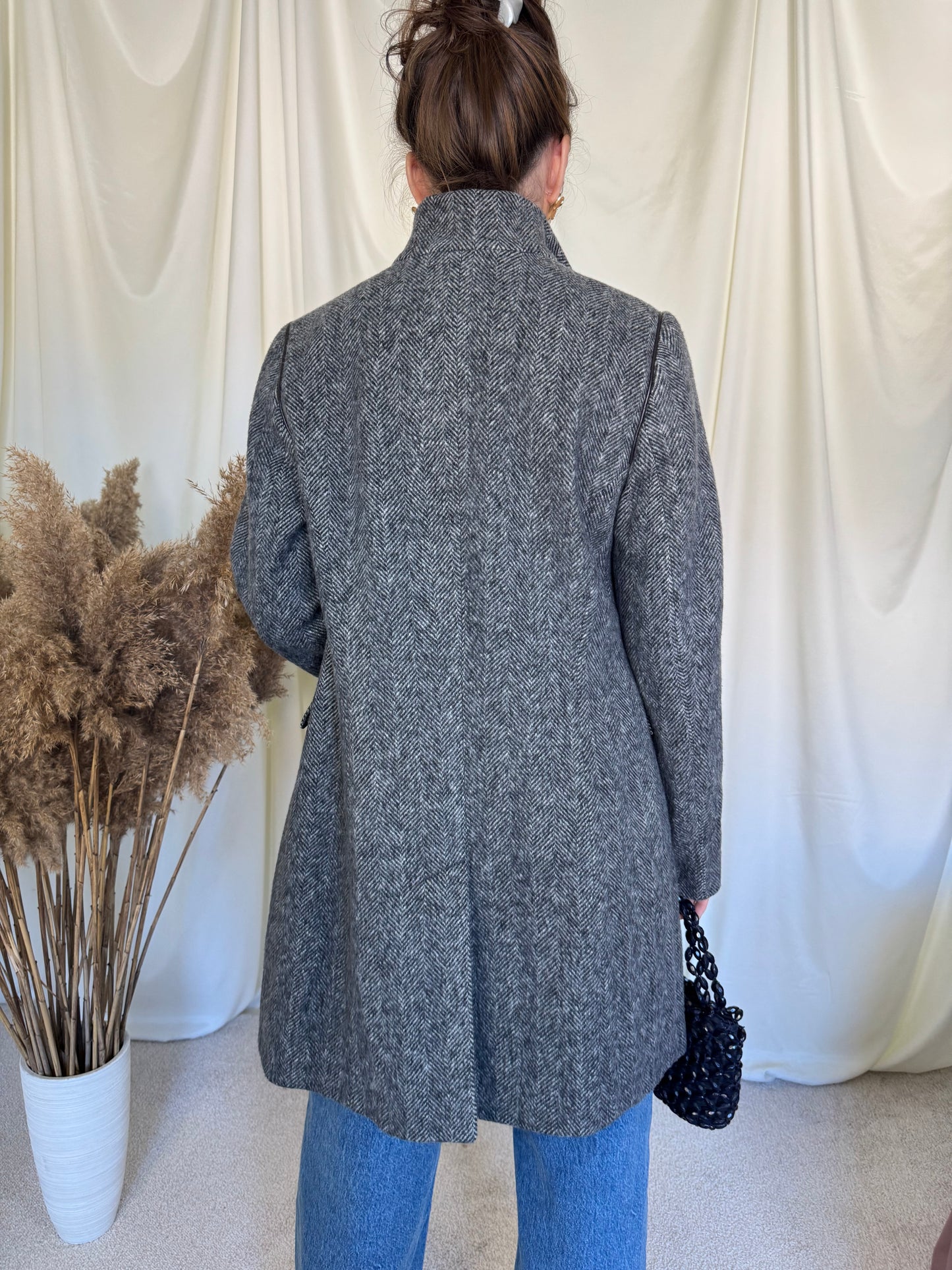 Palton superb din 100% lână fină
Mărimea L