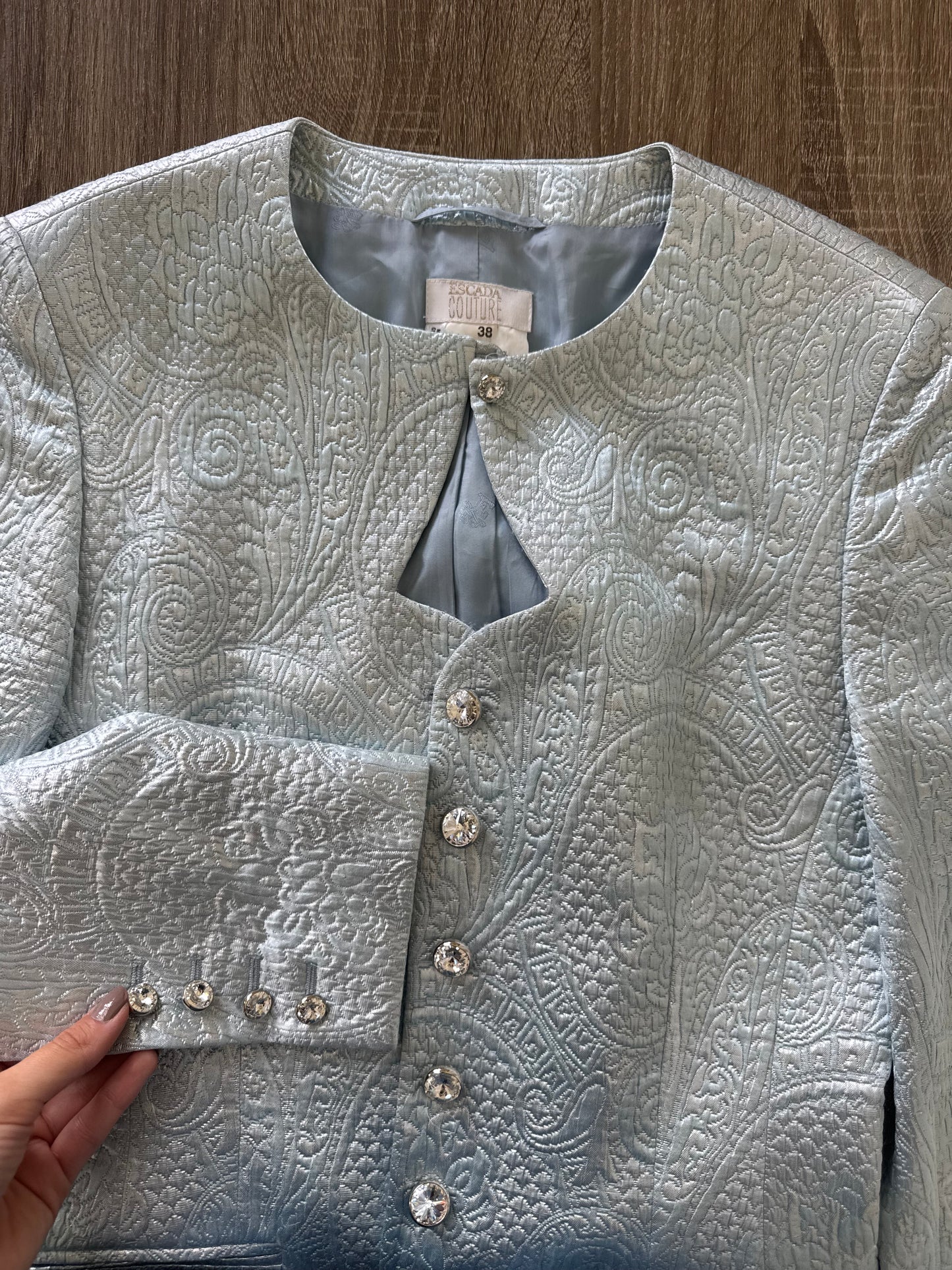Sacou vintage ESCADA rarisim cu nasturi tip bijuterie din lana și mătase 
(Mărimea M)