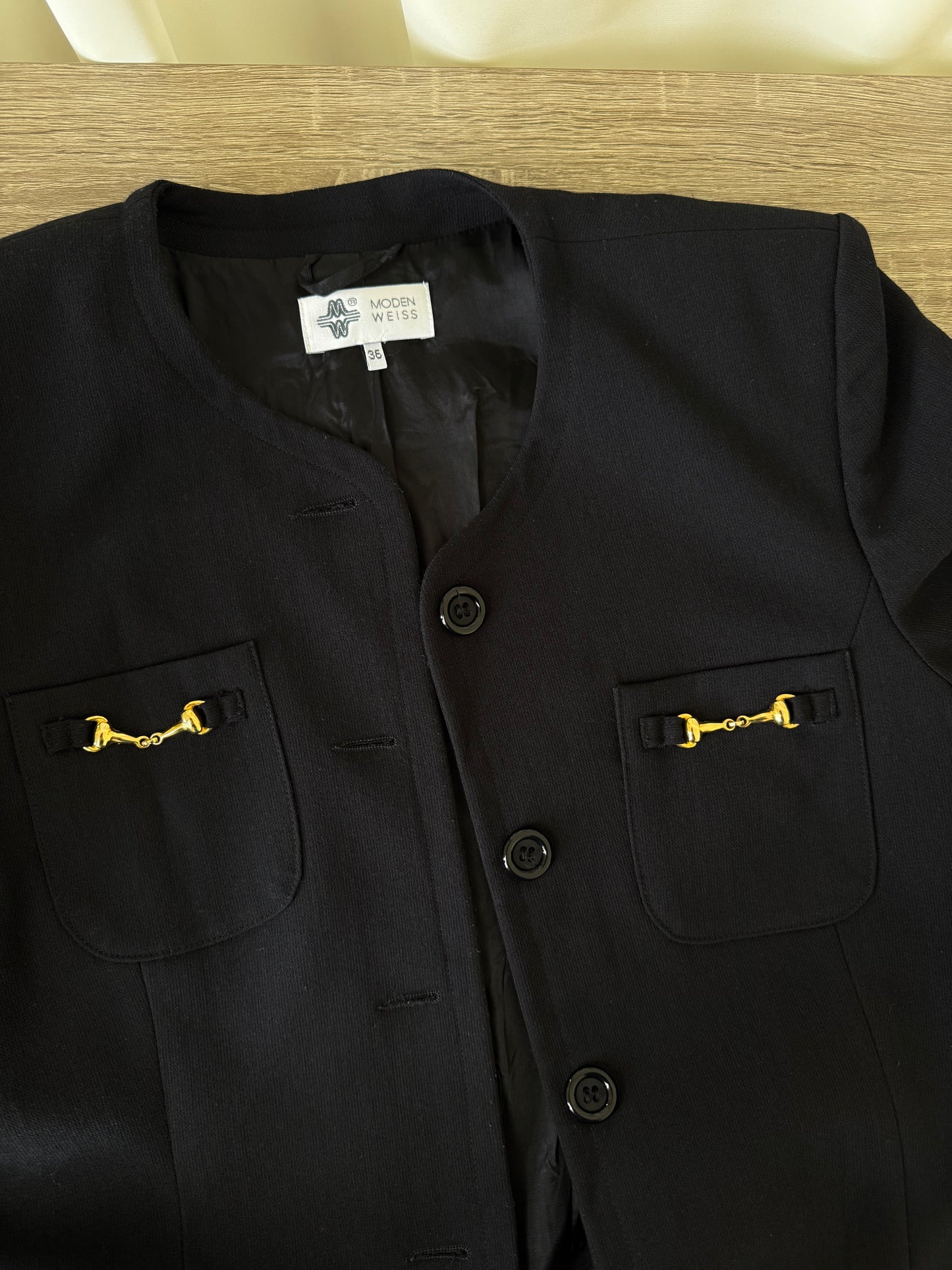 Jacheta - Sacou negru cu detalii metalice aurii( mărimea S)