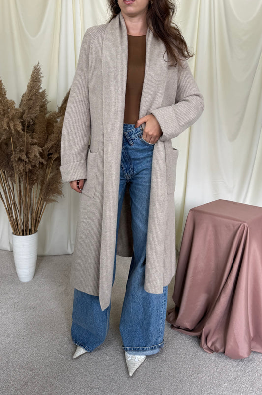 Cardigan premium Wknd MAX MARA din 100% lână moale și călduroasă ( mărimea M/L)