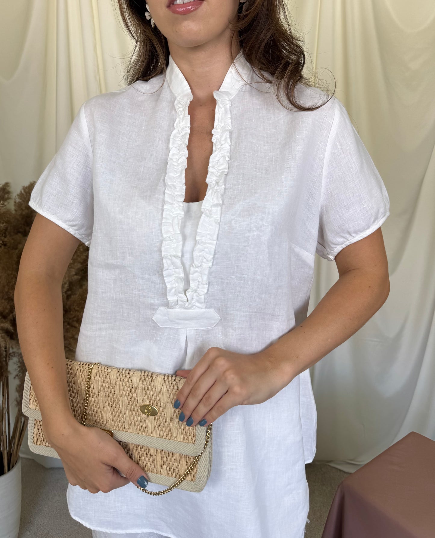 Cămașă vintage din 100% in, lucrată impecabil ( mărimea M/L)