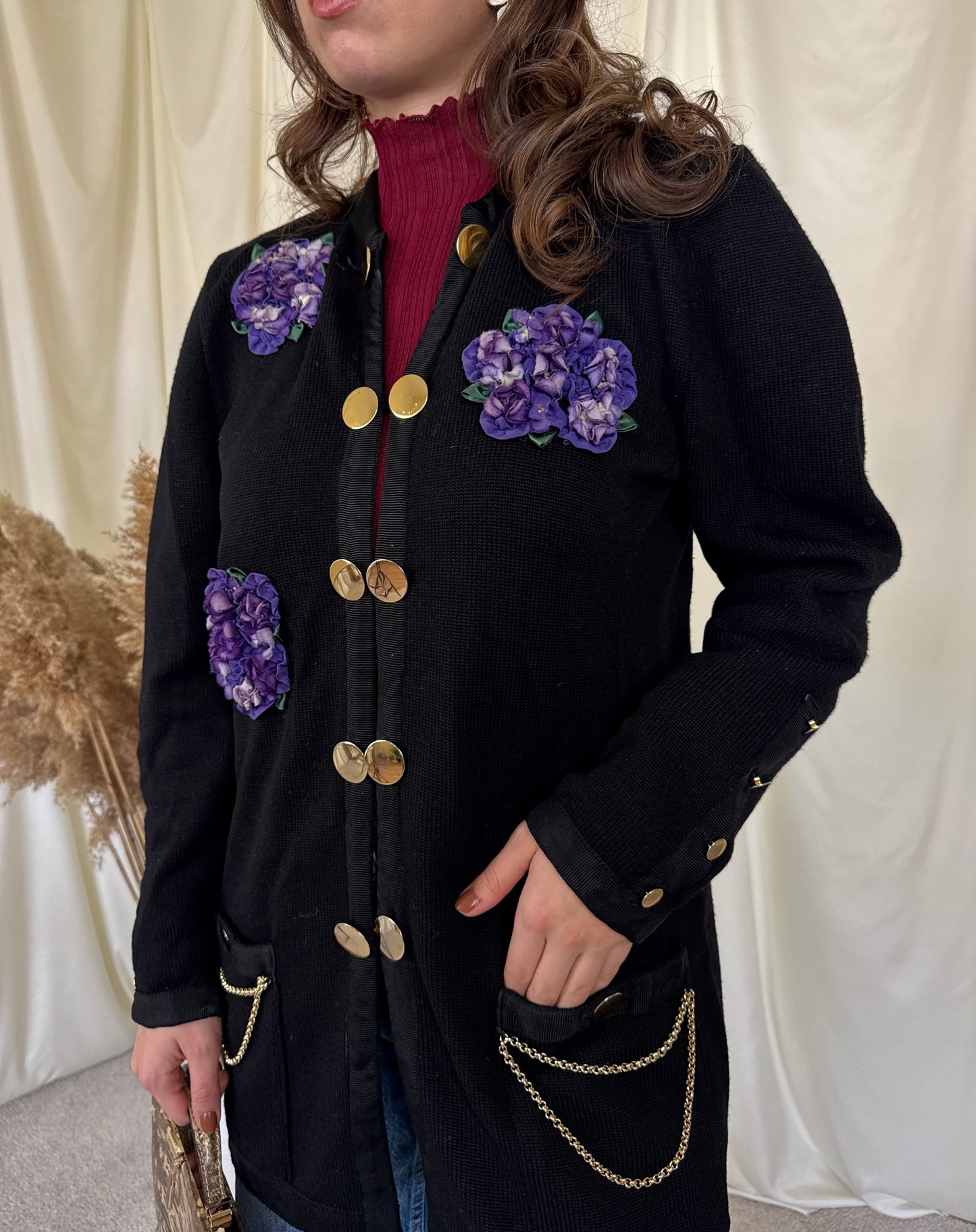 Cardigan vintage din 100% Lana, nasturi aurii + aplicații tip floare, (M)