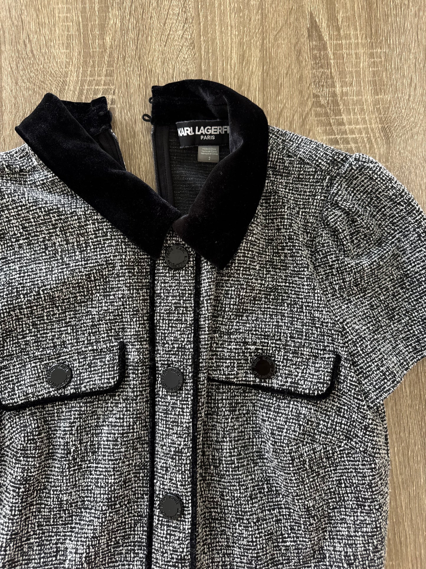Rochie KARL LAGERFELD cu talie cambrata 
(Mărimea xs/s)