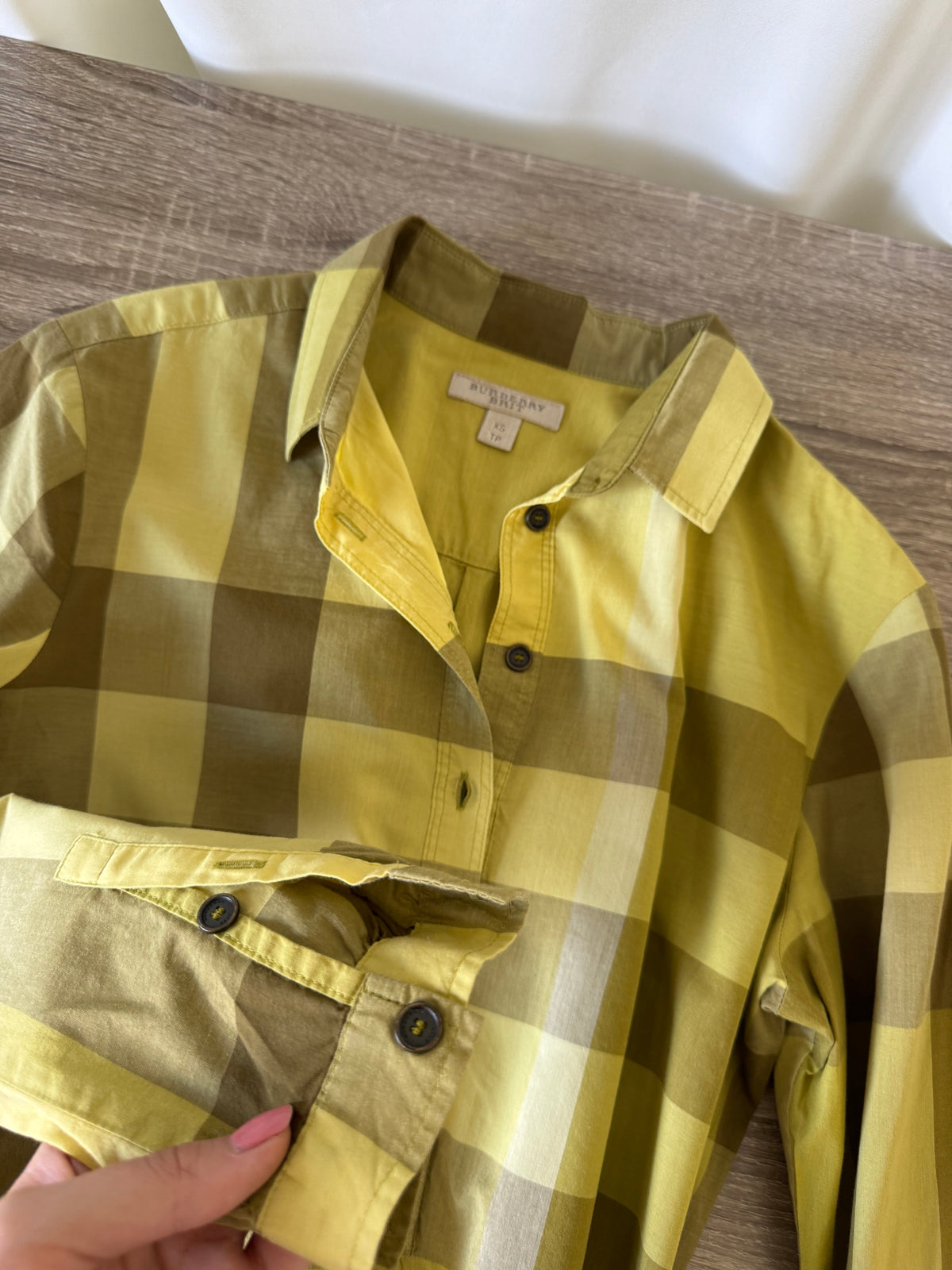 Cămașă luxury BURBERRY din 100% bumbac cu print specific brandului ( mărimea S)