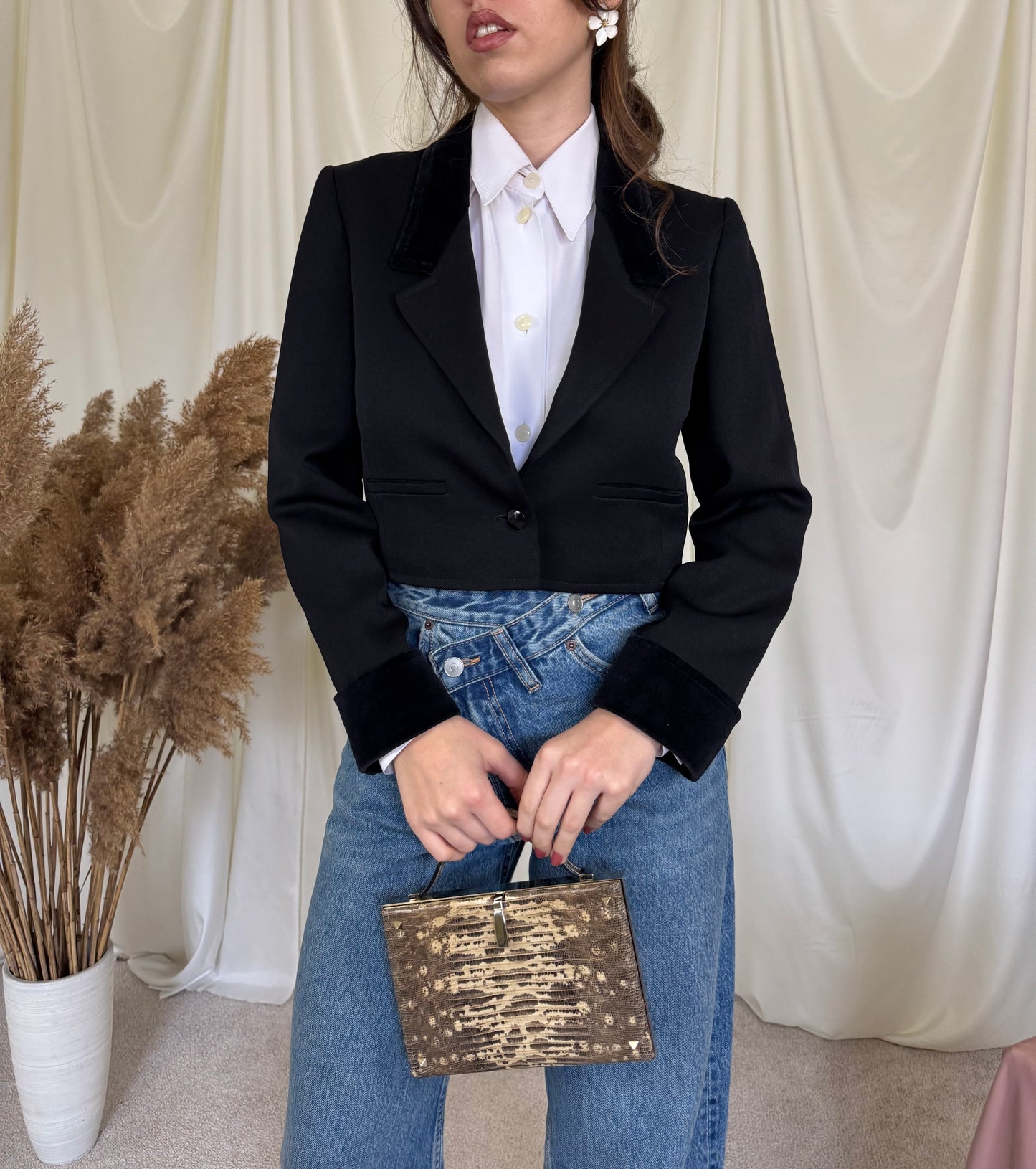 Piesa vintage de colecție Valentino din 100% lână cu detalii din catifea de bumbac , (mărimea xs/s)