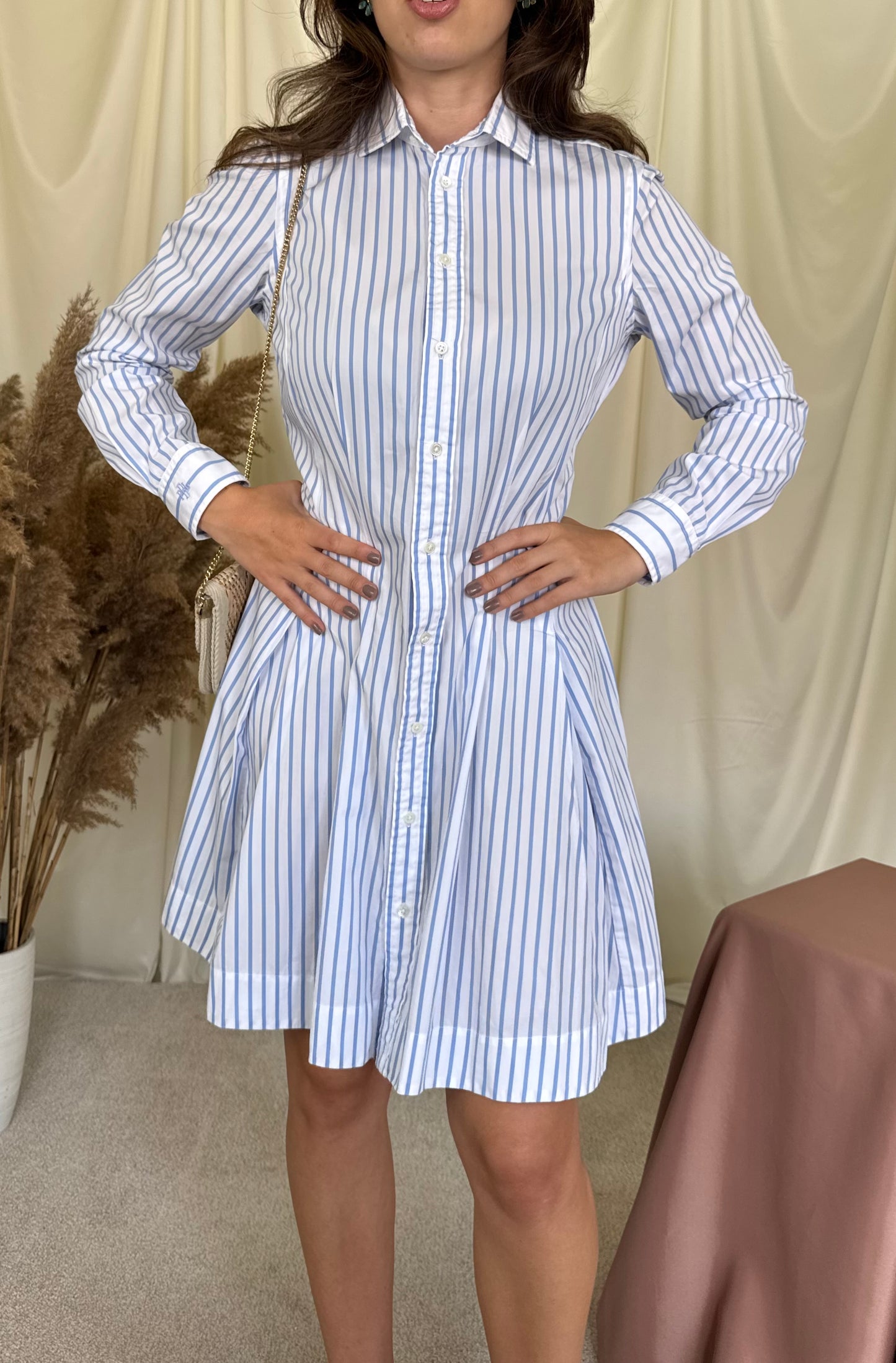 Rochie POLO Ralph Lauren din 100% bumbac cu talie marcata și inscripție brodată pe mânecă 
(Mărimea S/ s-m)