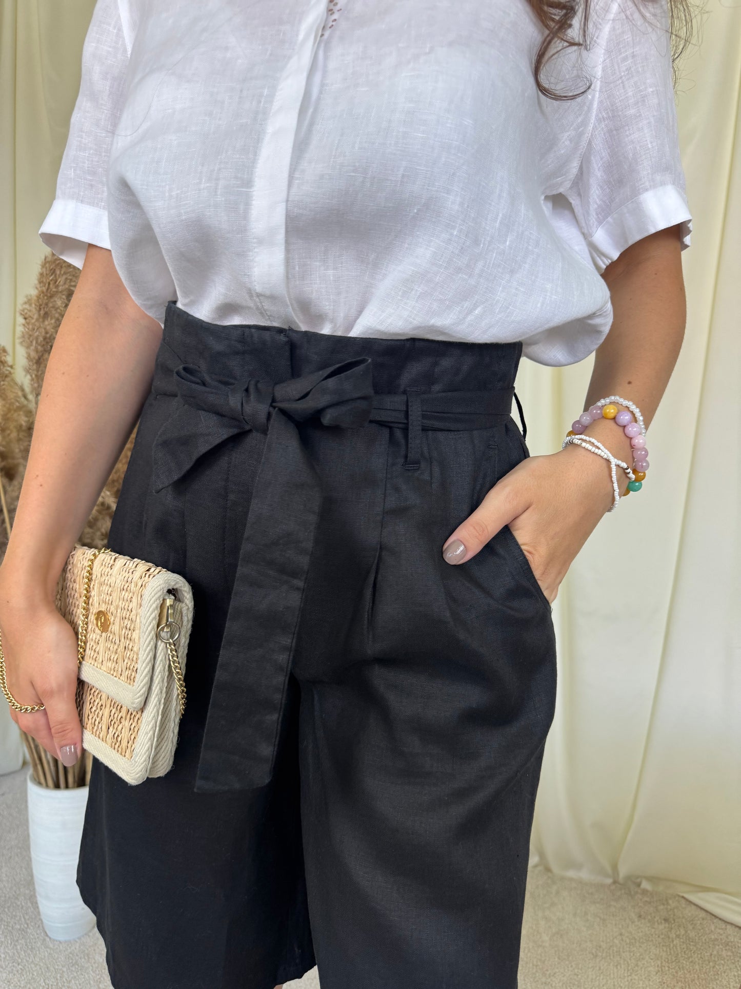 Pantalon negru MADELEINE din 100% in cu talie înaltă marcata + cordon pentru ajustare ( mărimea M)