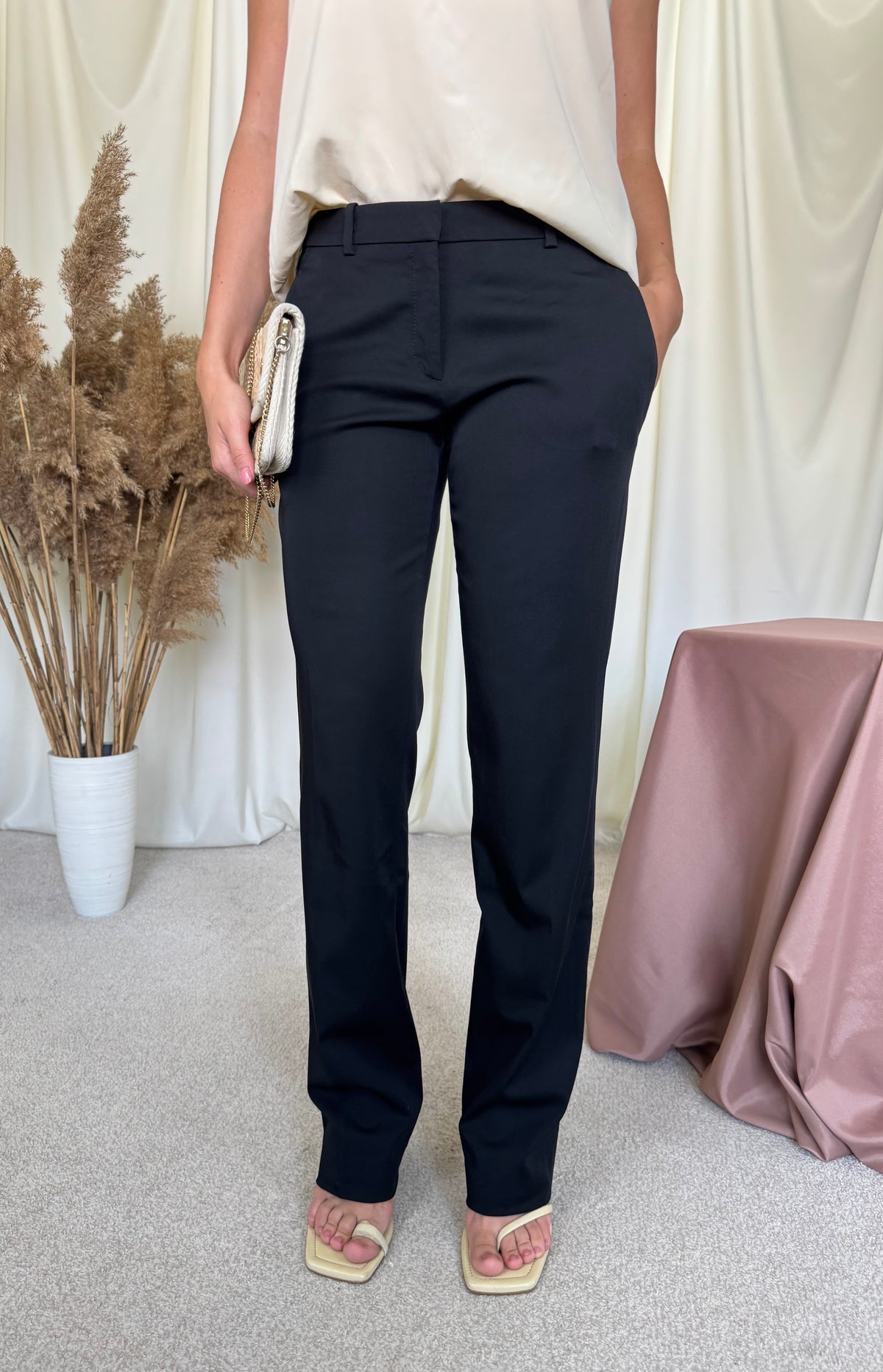 Pantalon elegant HUGO BOSS  cu talie medie din lana și bumbac ( mărimea S)