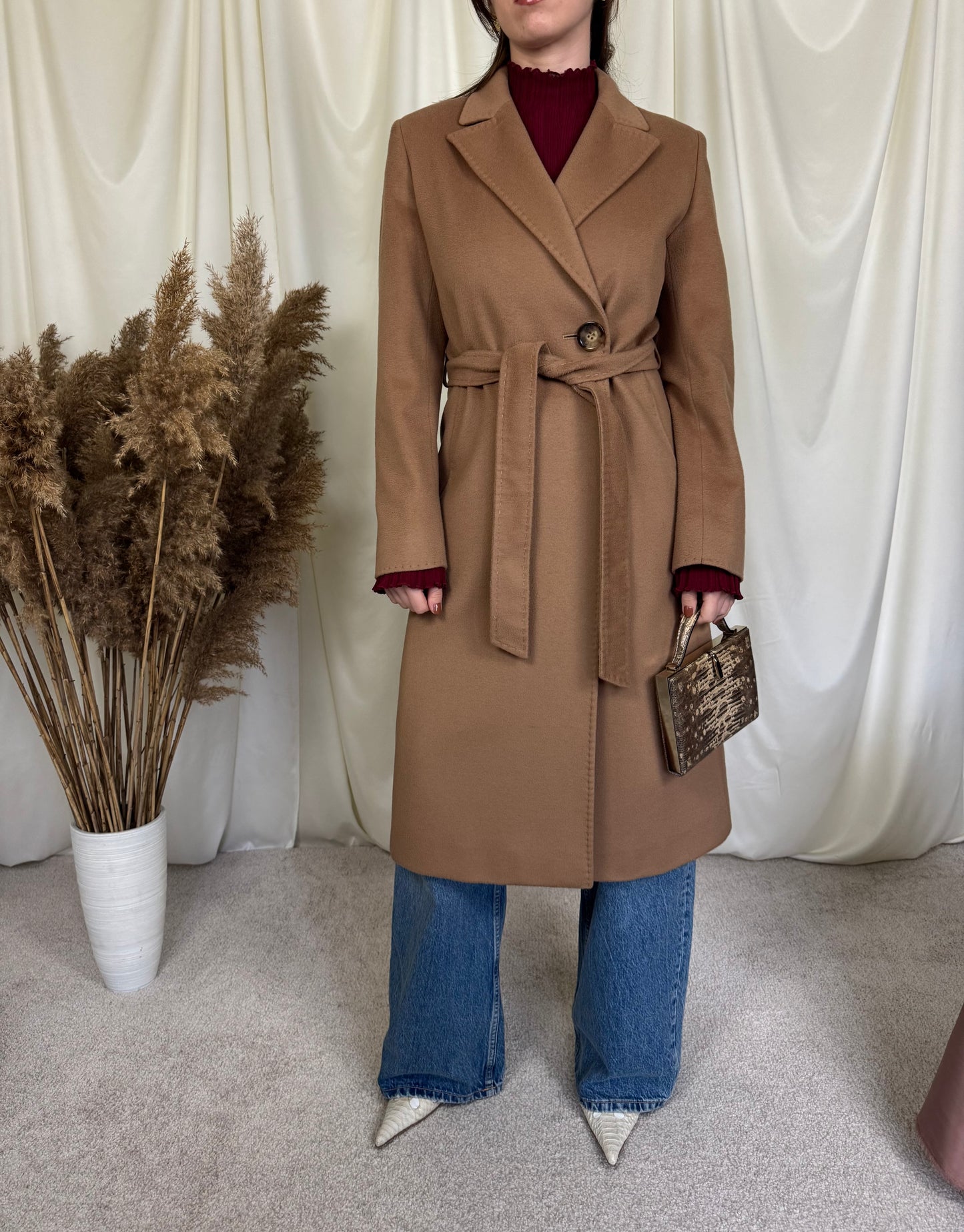 Palton Cinzia Rocca model actual,mărimea S/36, stofă superbă din 100% lână virgină.