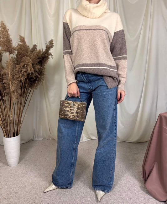 Pulover pe gât din lana moale ( M/L)