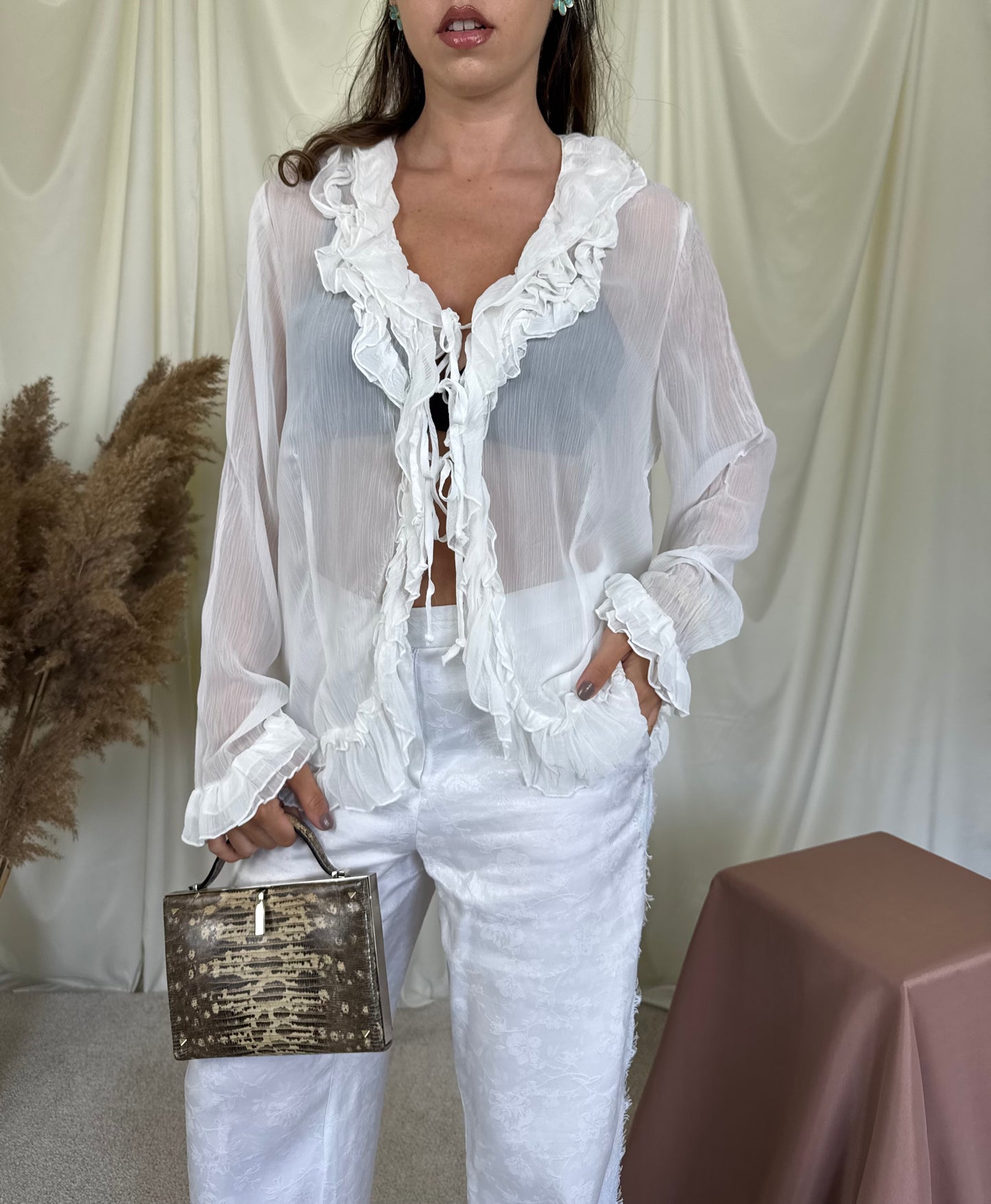 Cămașă MADELEINE semi transparentă 
(Mărimea L/XL)