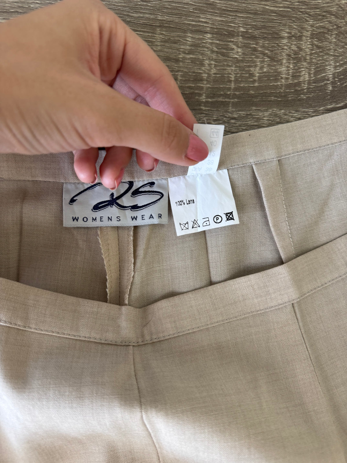 Pantalon vintage din 100% Lână subțire cu talie înaltă ( mărimea M)
