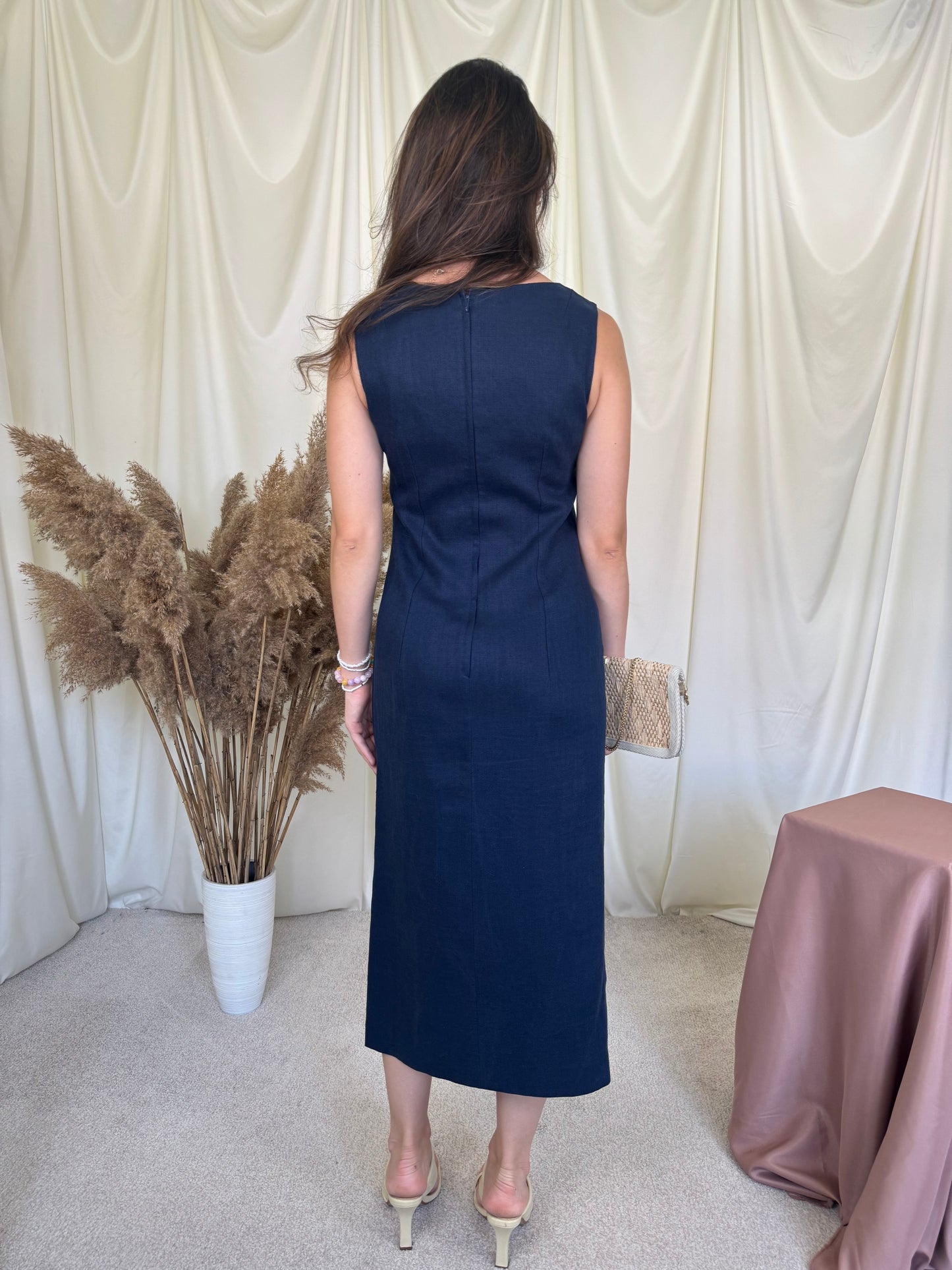 Rochie vintage superbisimă din pânză de in cu naturiperlă și șliț lateral ( mărimea S)