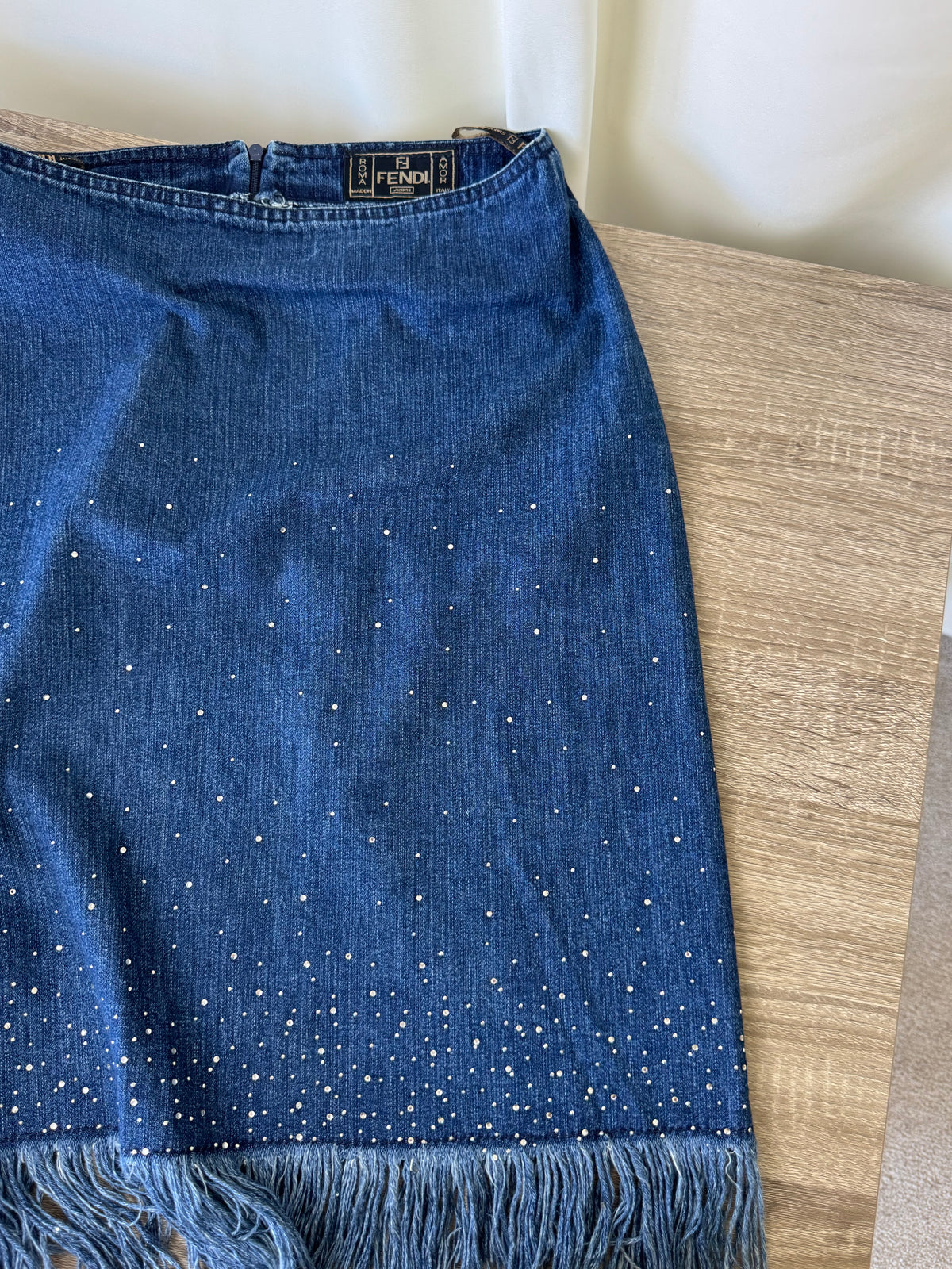 Fusta luxury FENDI de colecție din denim 100% bumbac cu aplicații ( mărimea S/M)