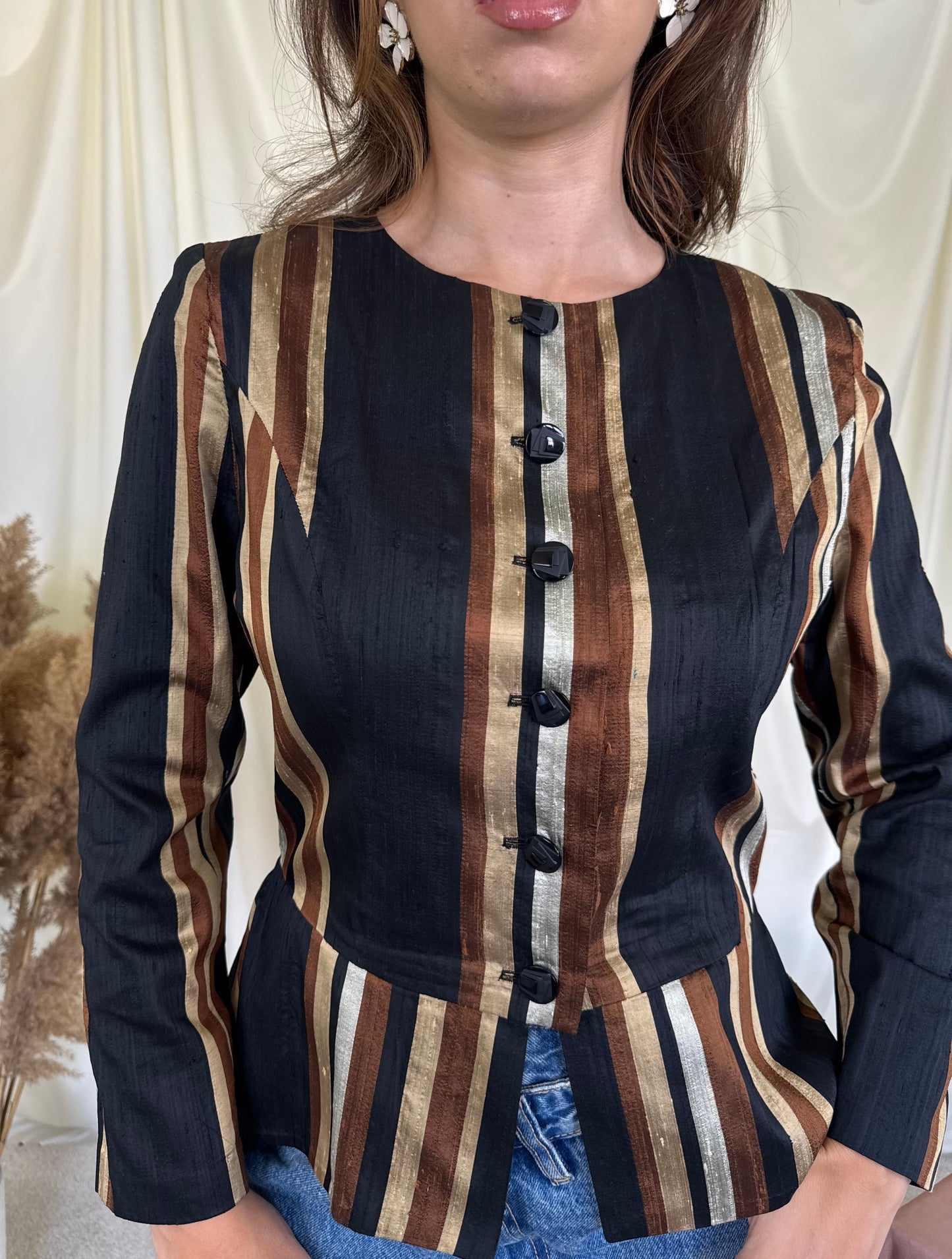 Bluză vintage din 100% mătase naturală, croi asimetric și talie cambrata 
(Mărimea S)