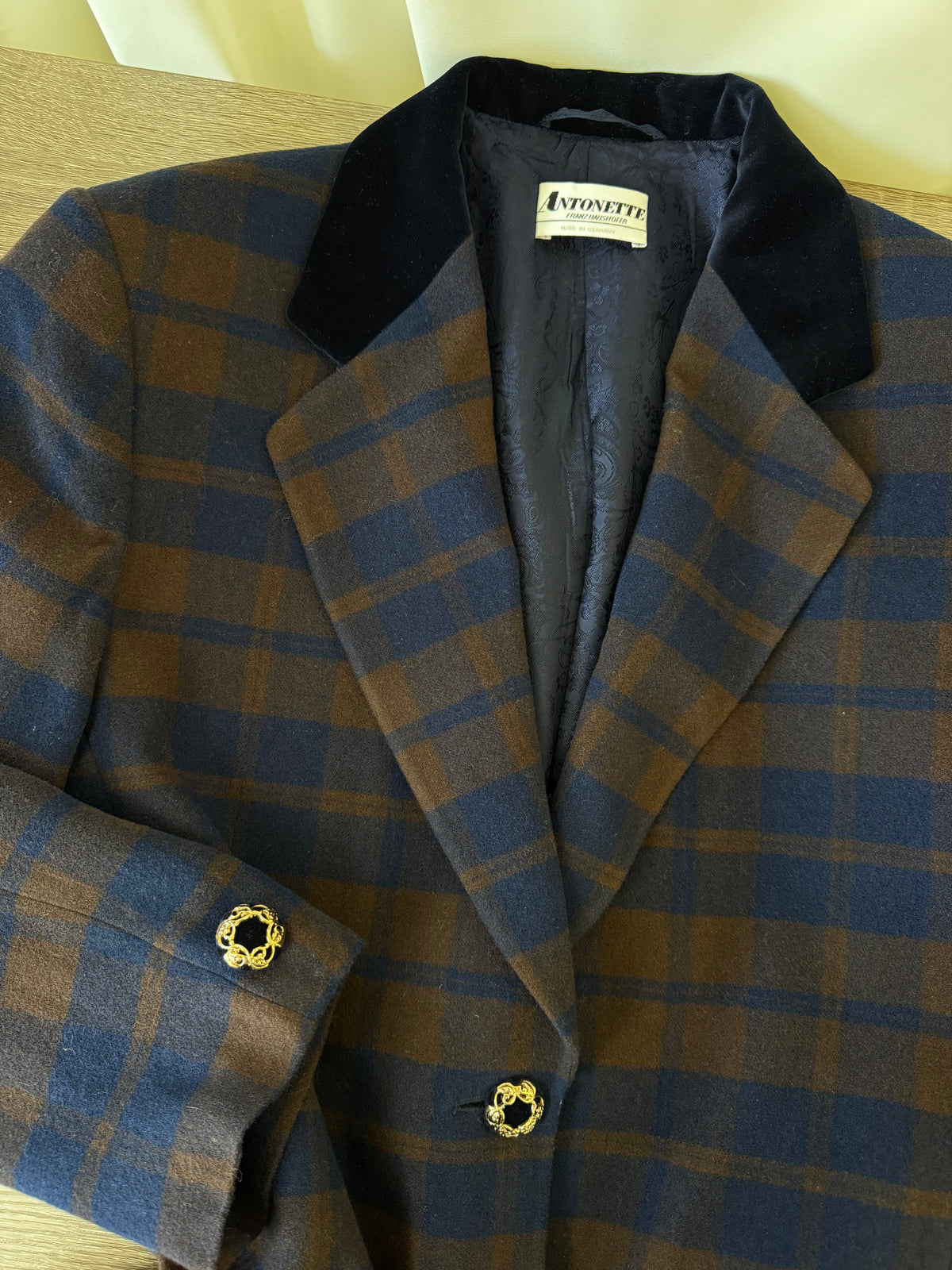 Sacou vintage spectaculos tip palton din stofă premium de lână și cașmir, nasturi bijuterie ( mărimea L/XL)