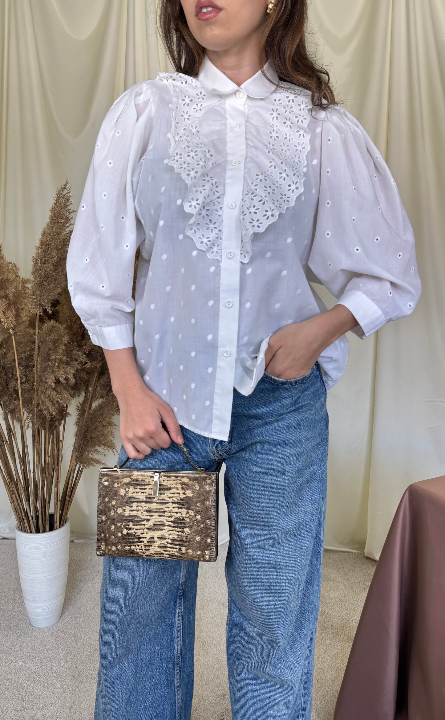 Cămașă vintage cu broderie din 100% bumbac 
(Mărimea M/L)