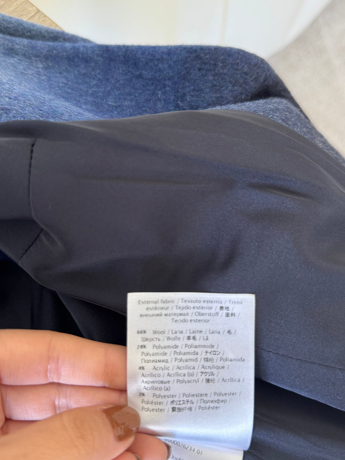 Sacou tip palton scurt, produs premium VALENTINO  din 70% lână ( mărimea S)