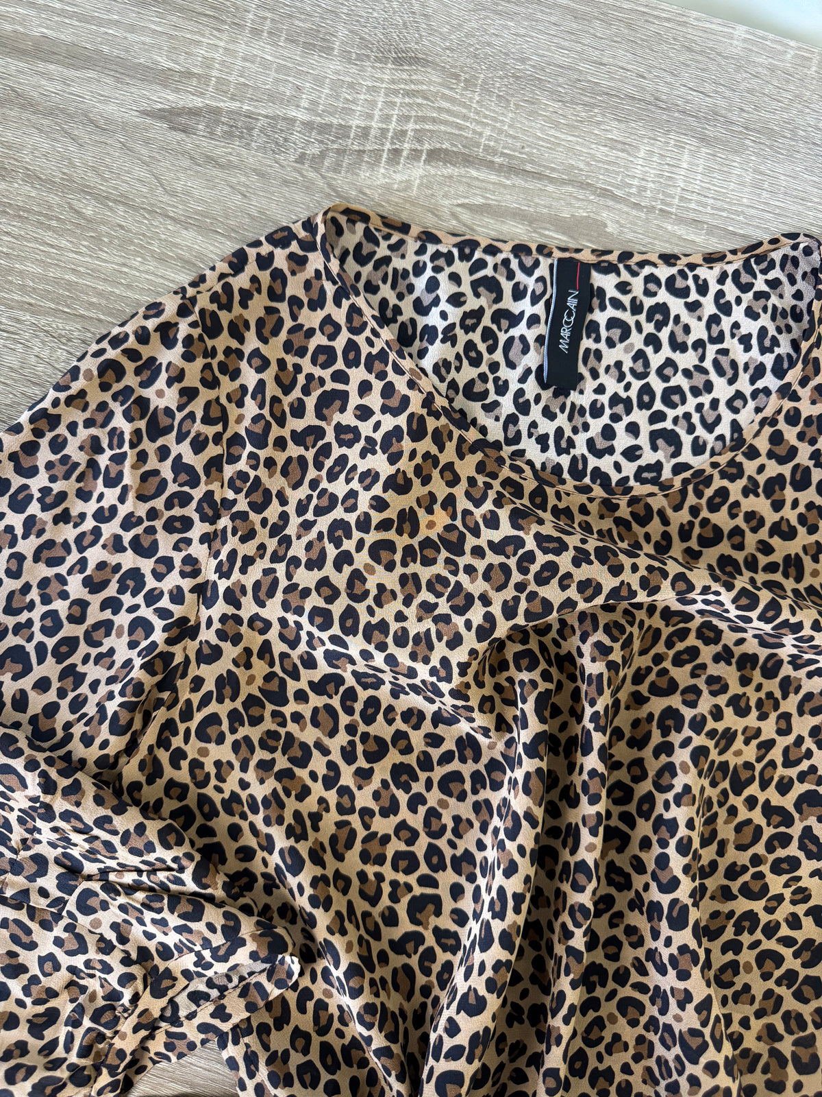 Cămașă premium  Marc Cain din 100% mătase cu animal print (  mărimea S/M)