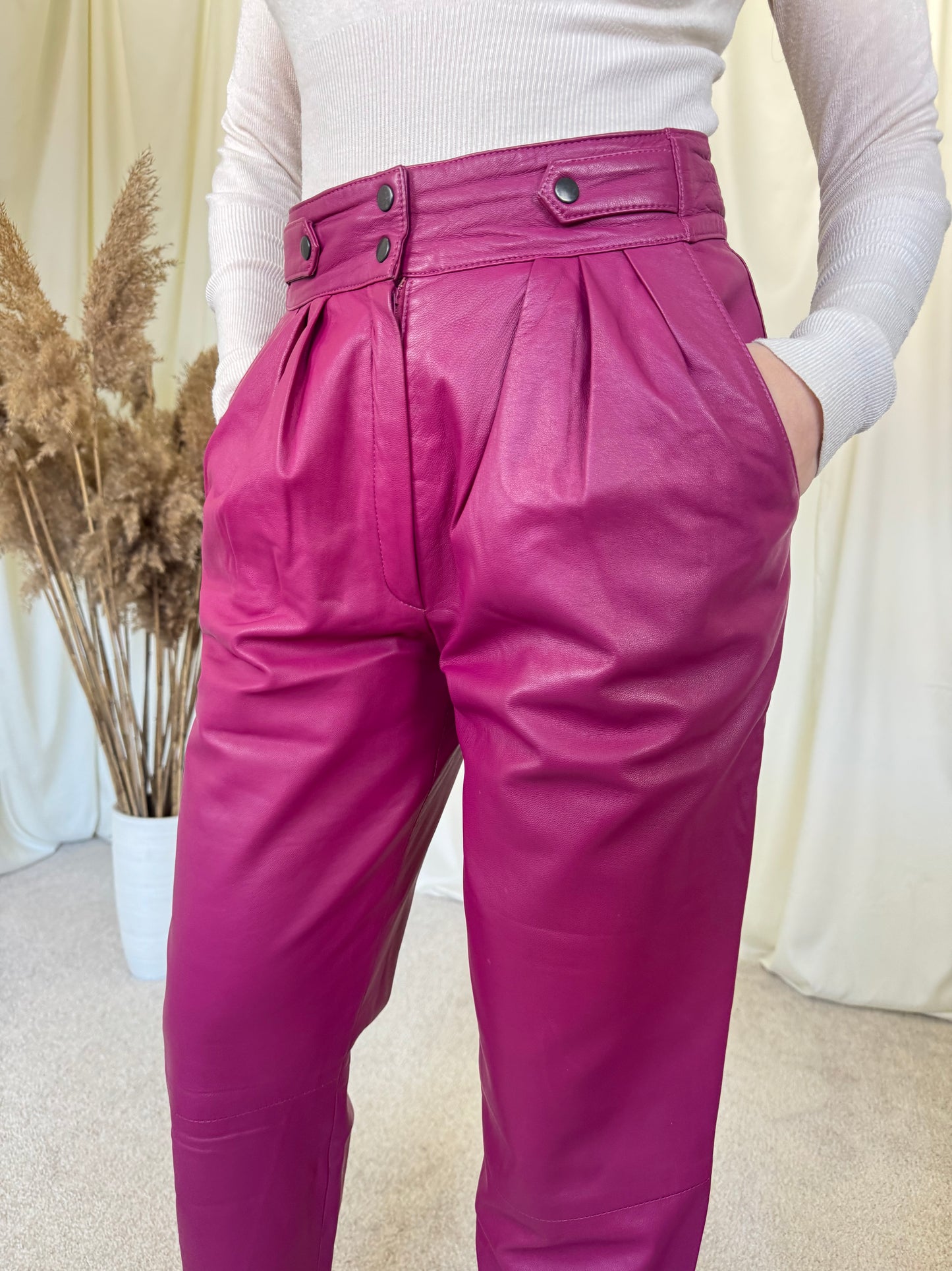 Pantalon vintage din piele naturală cu talie înaltă 
(Mărimea S)