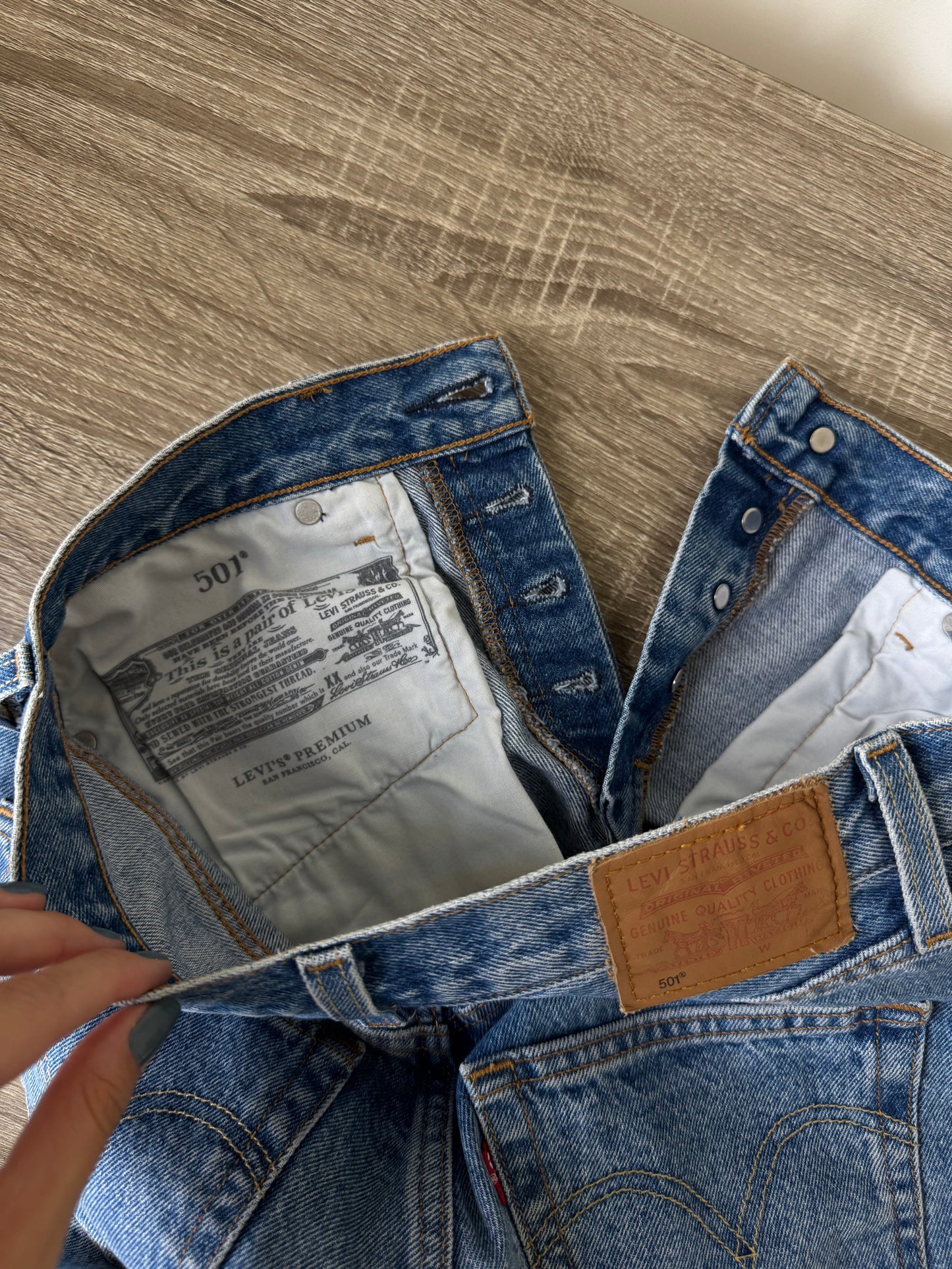 Levi’s Albastru deschis cu talie înaltă ( mărimea XS/S)