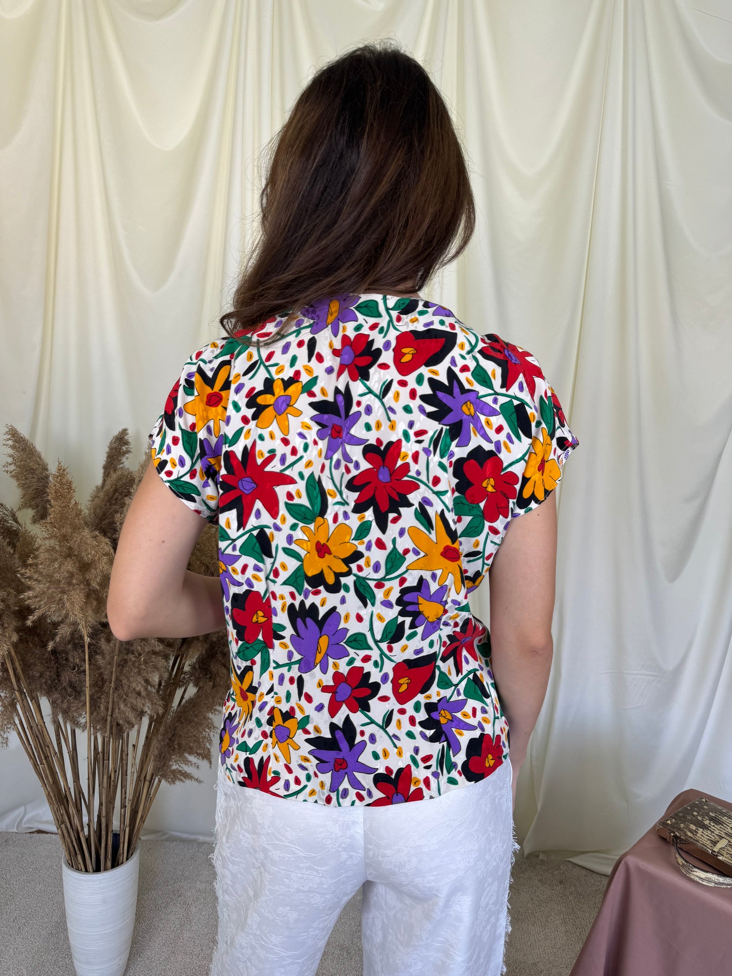 Cămașă vintage din 100% mătase naturală cu print floral 
(Mărimea M)