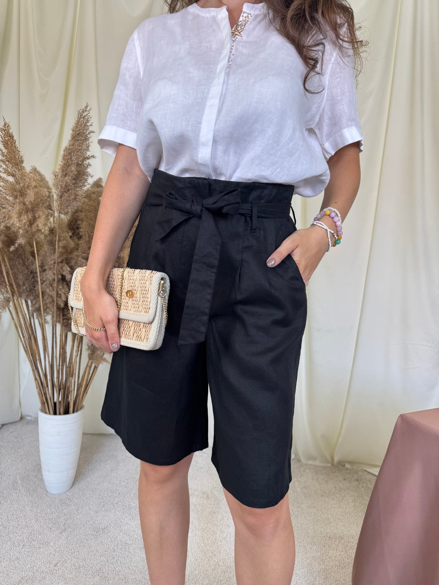 Pantalon negru MADELEINE din 100% in cu talie înaltă marcata + cordon pentru ajustare ( mărimea M)